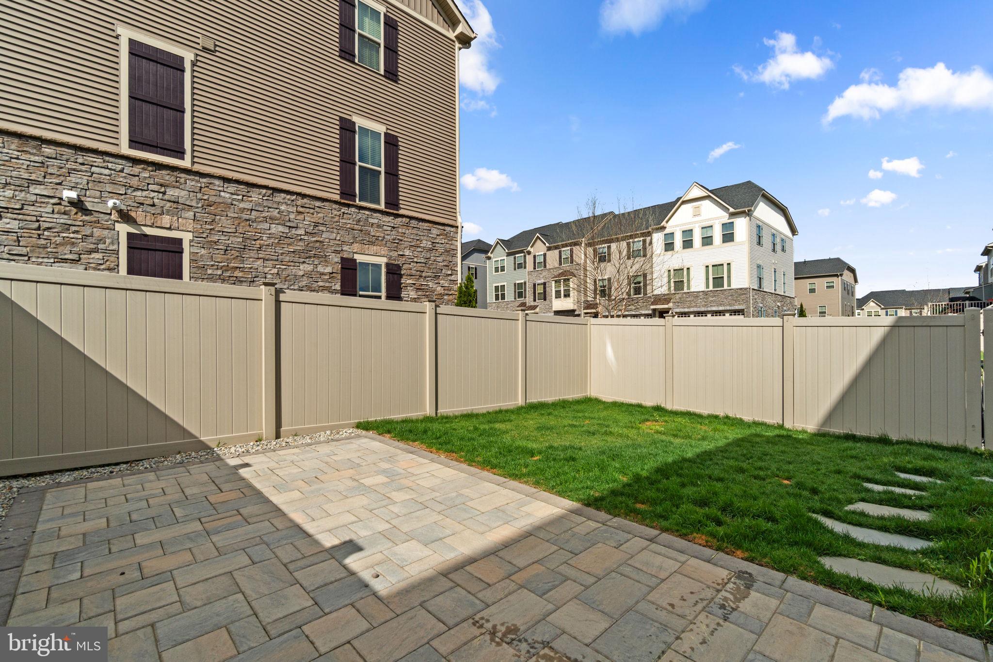 5962 Pecking Stone St