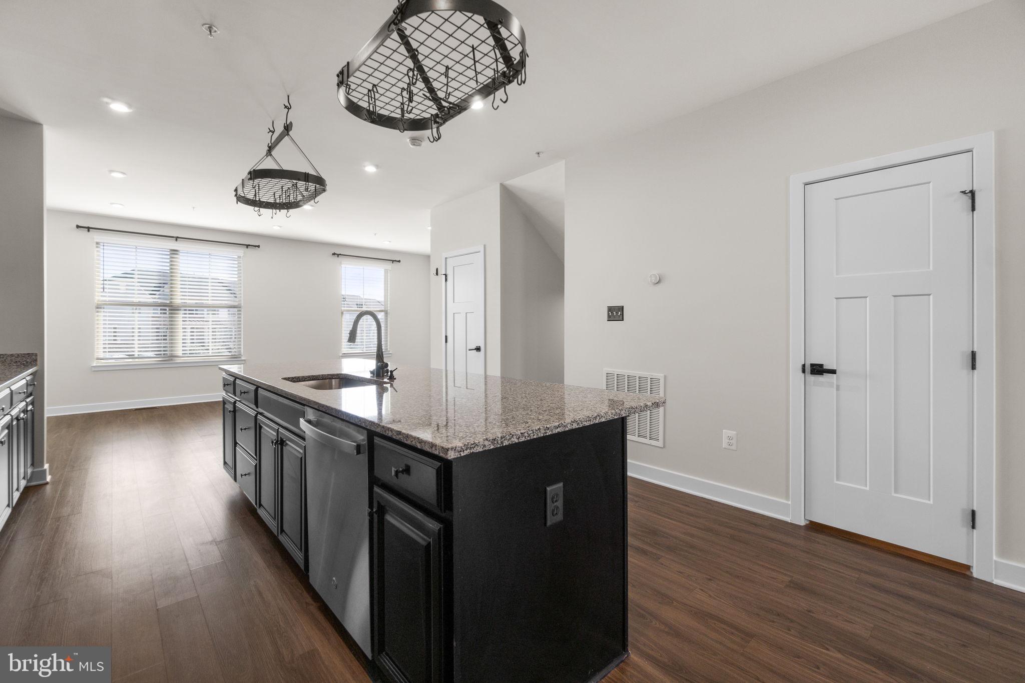 5962 Pecking Stone St