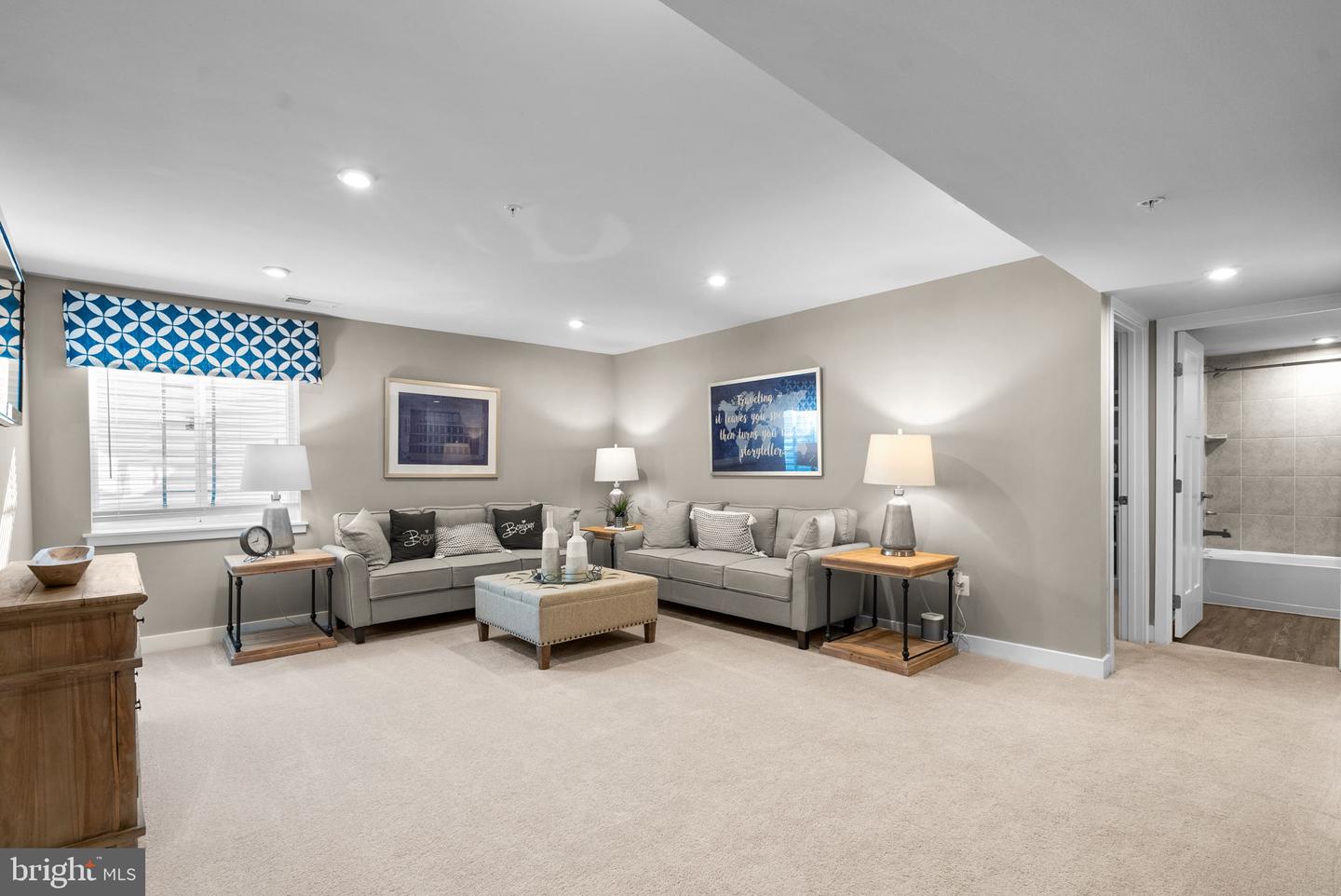 2534 Admiral Ln