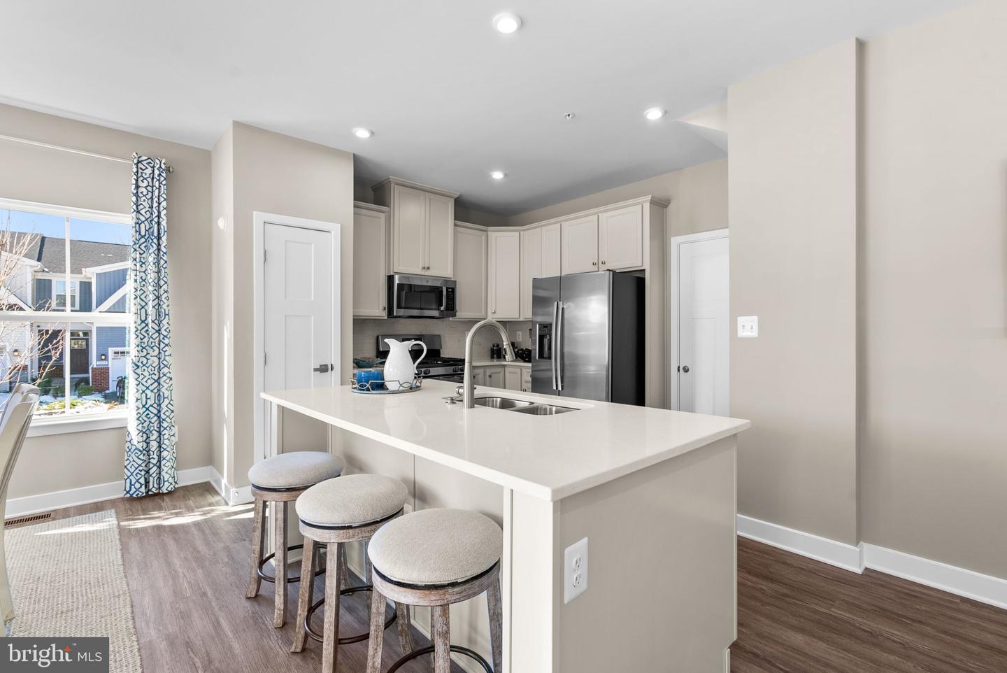 2534 Admiral Ln