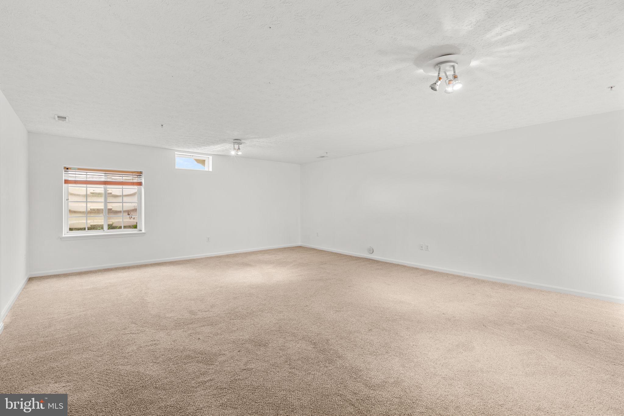 2976 RAKING LEAF DRIVE