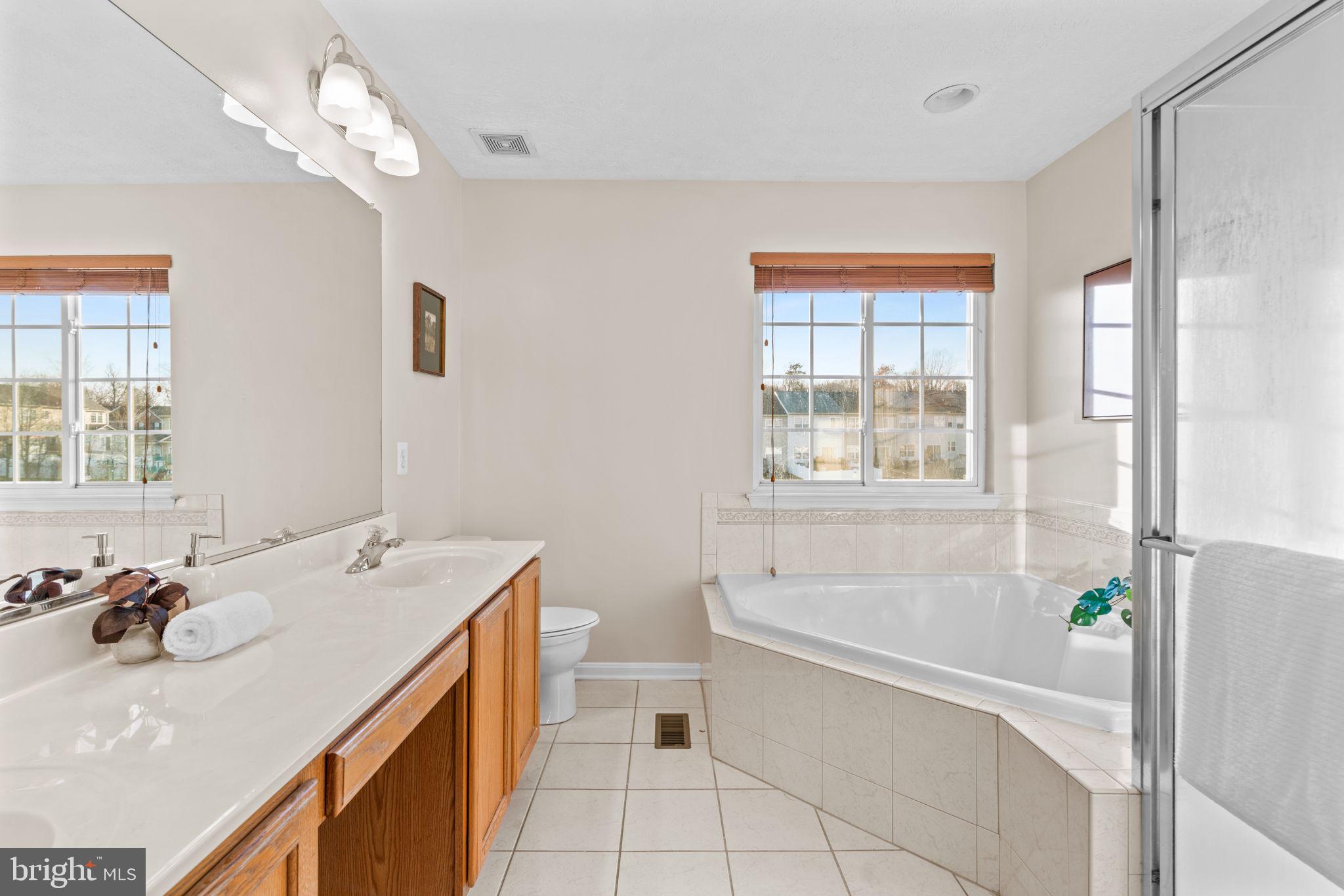 2976 RAKING LEAF DRIVE