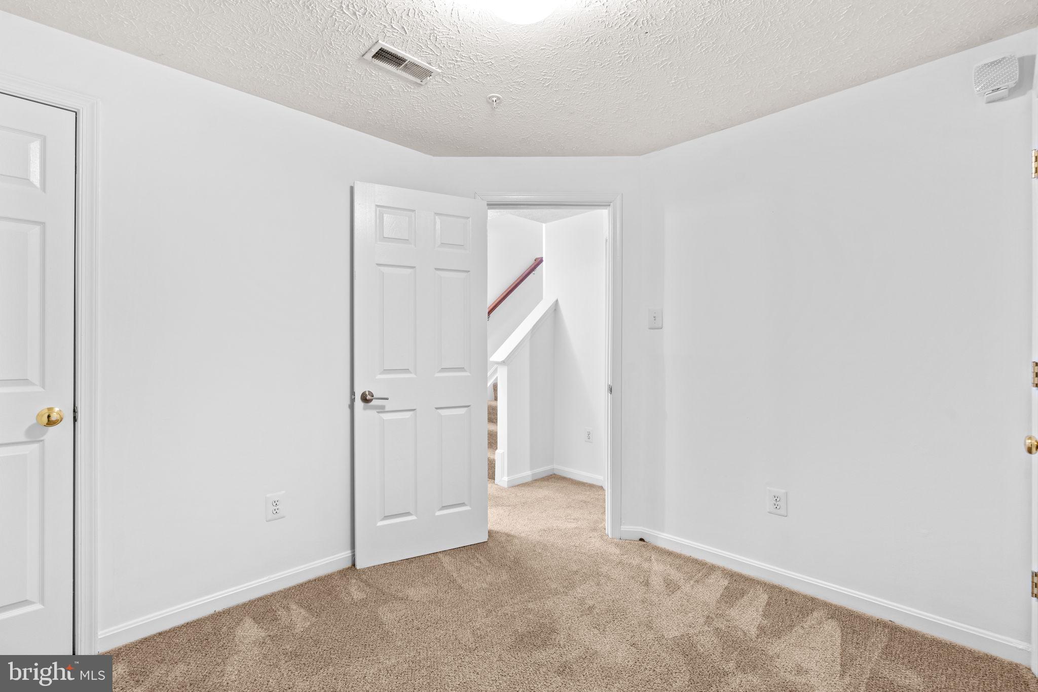 2976 RAKING LEAF DRIVE