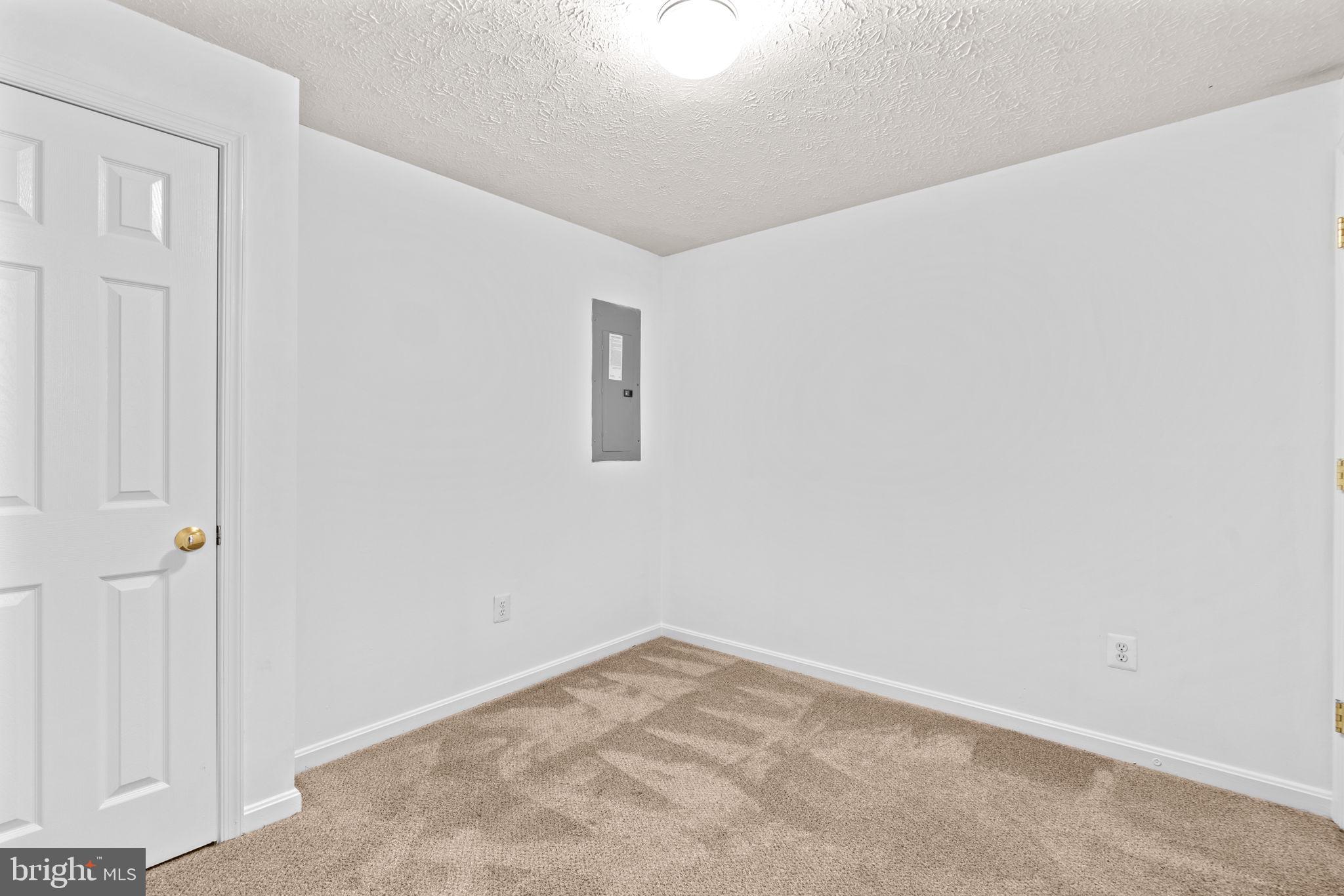 2976 RAKING LEAF DRIVE