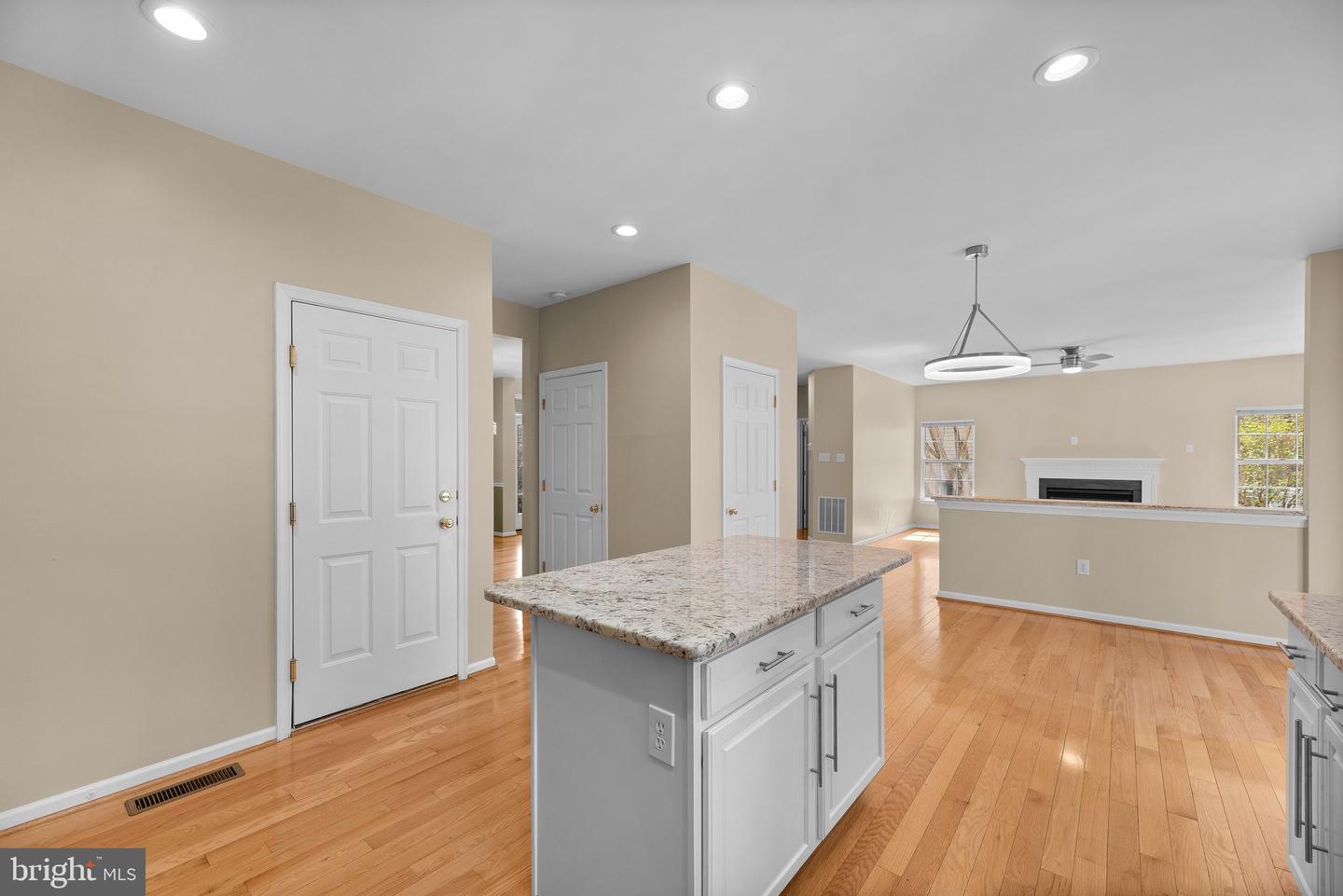 6112 RIPPLING TIDES TERRACE