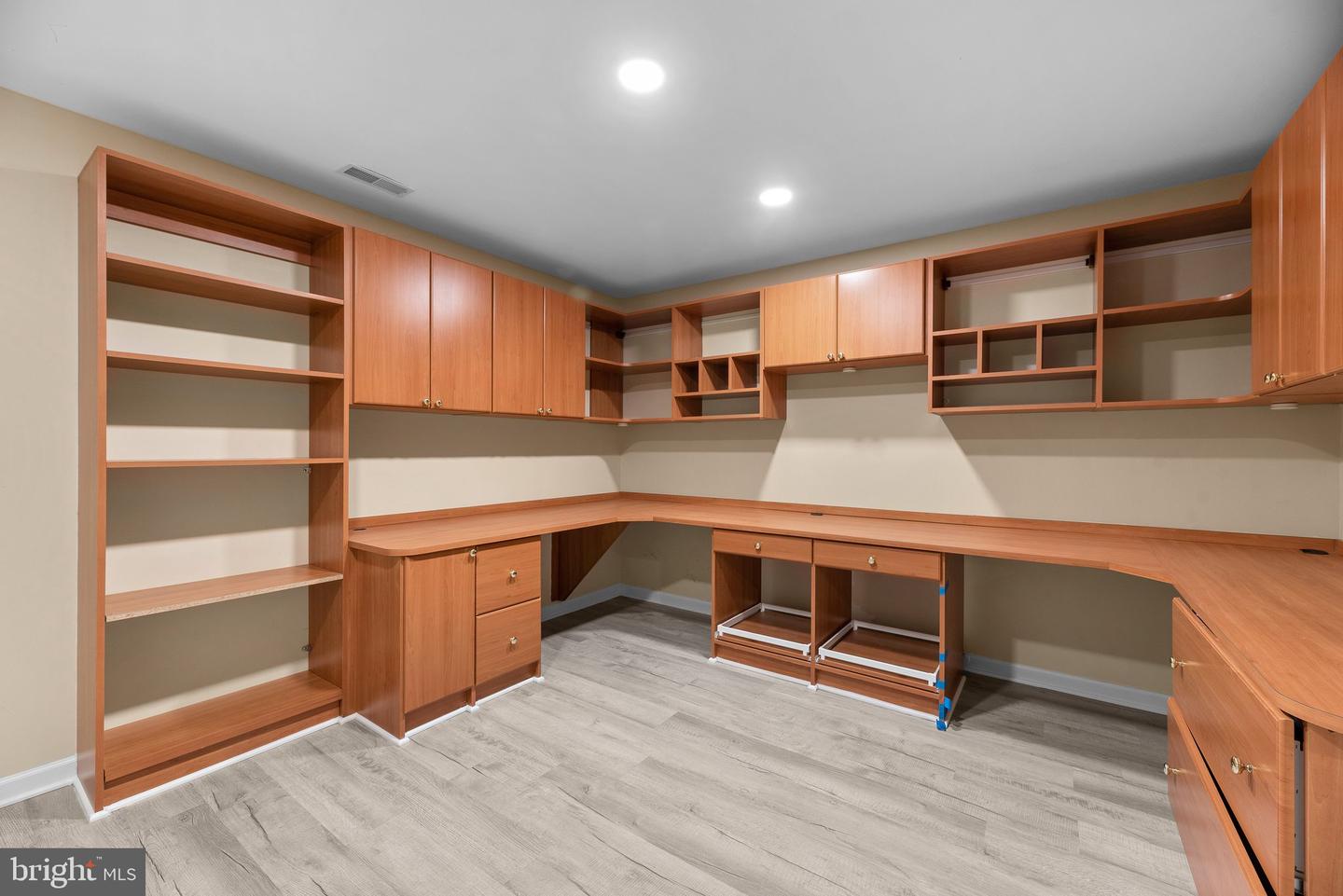 6112 RIPPLING TIDES TERRACE