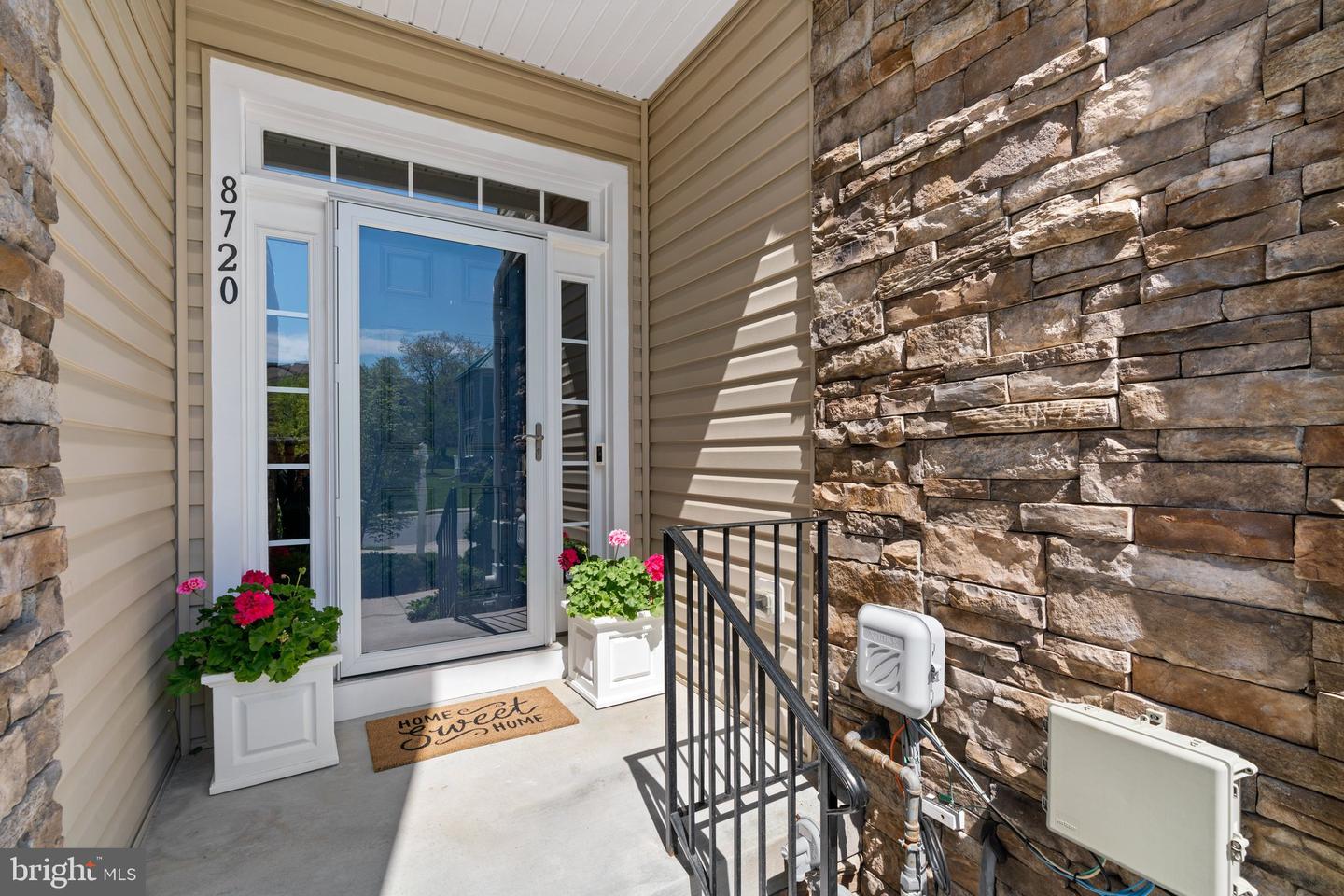 8720 POLISHED PEBBLE WAY