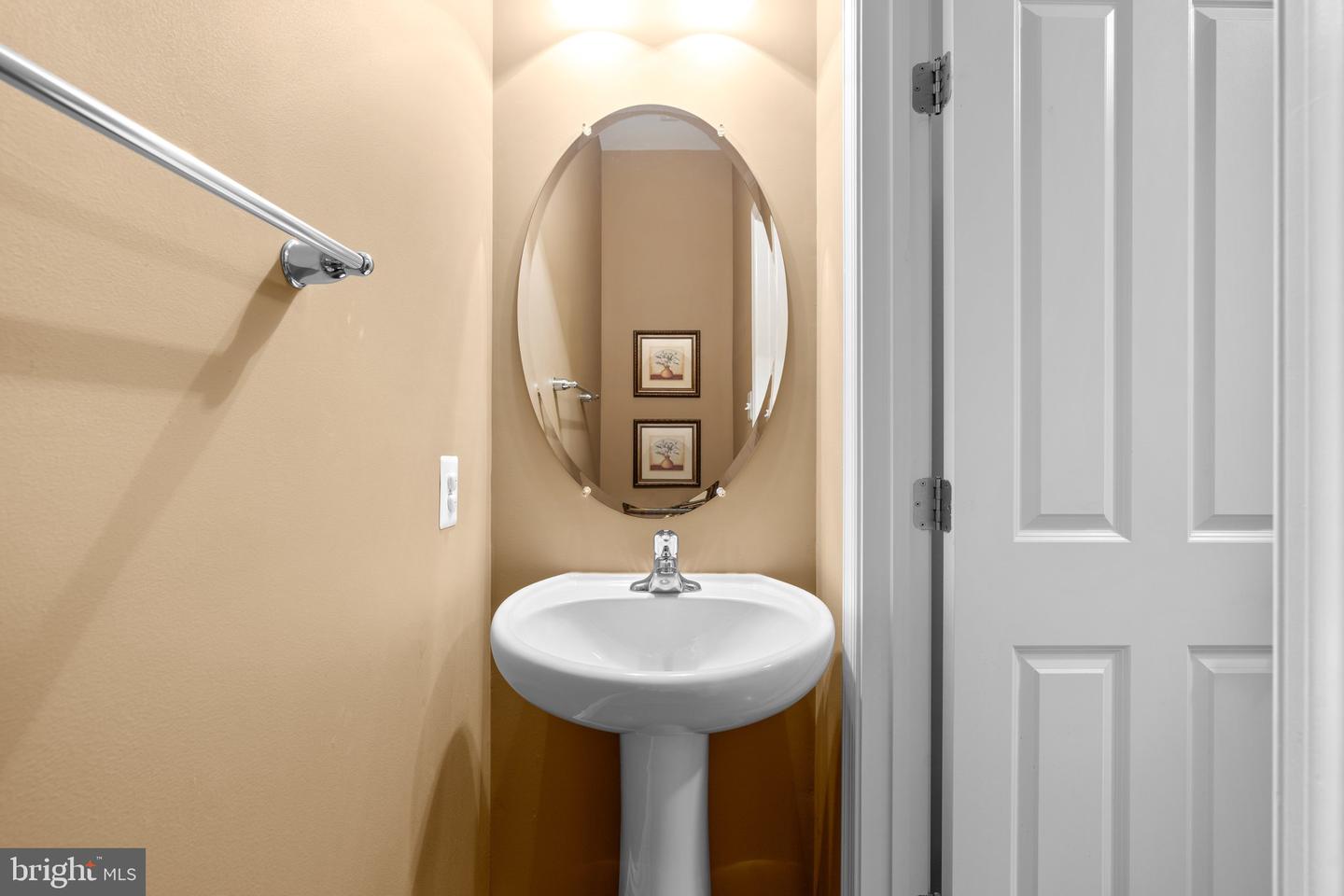 8720 POLISHED PEBBLE WAY