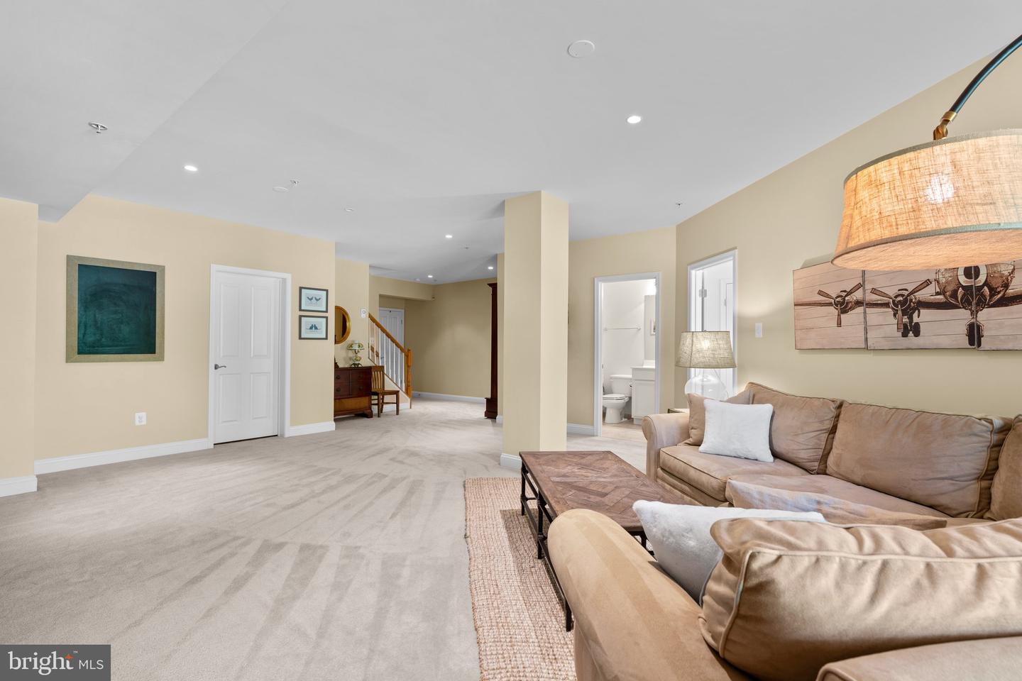 8720 POLISHED PEBBLE WAY