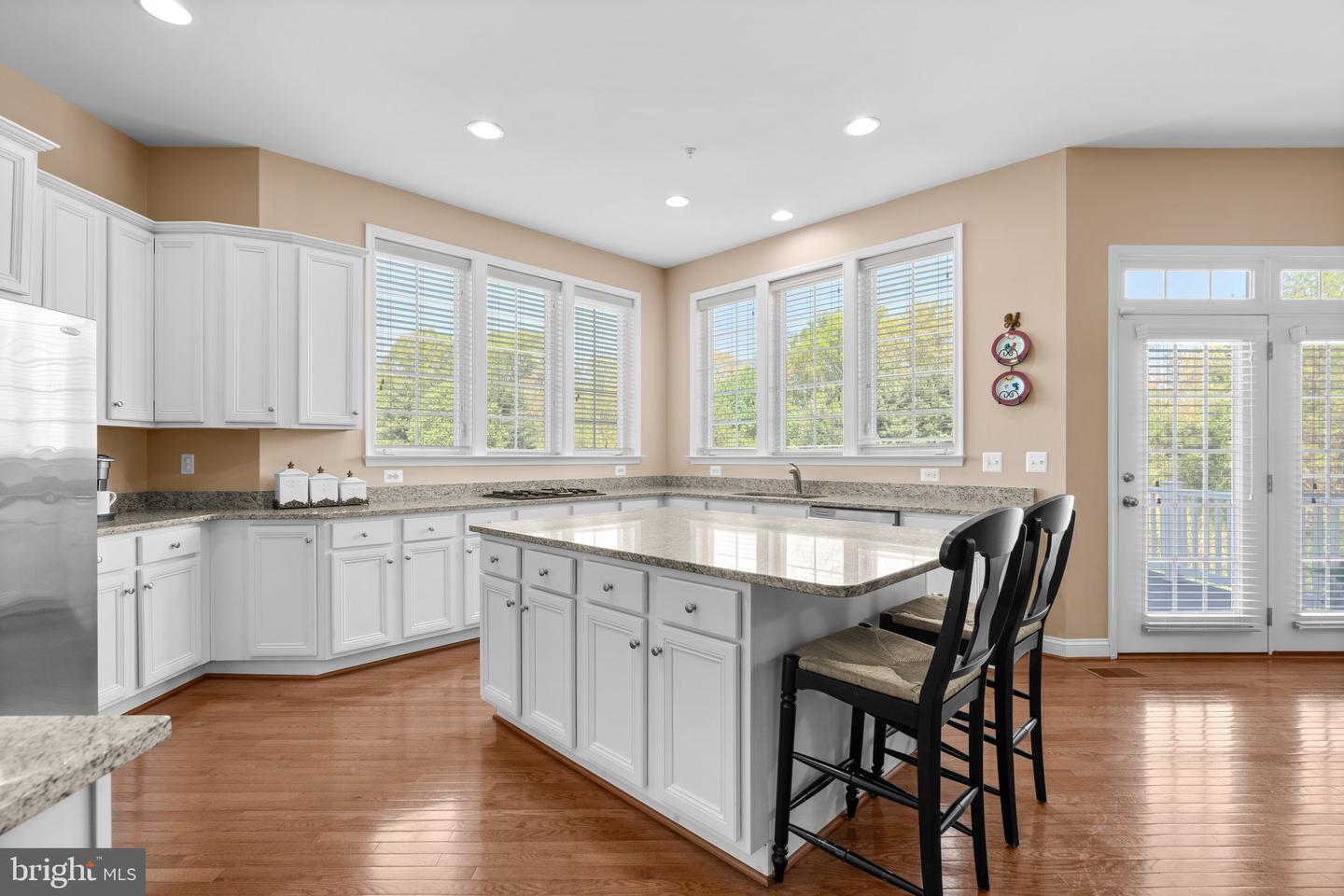 8720 POLISHED PEBBLE WAY