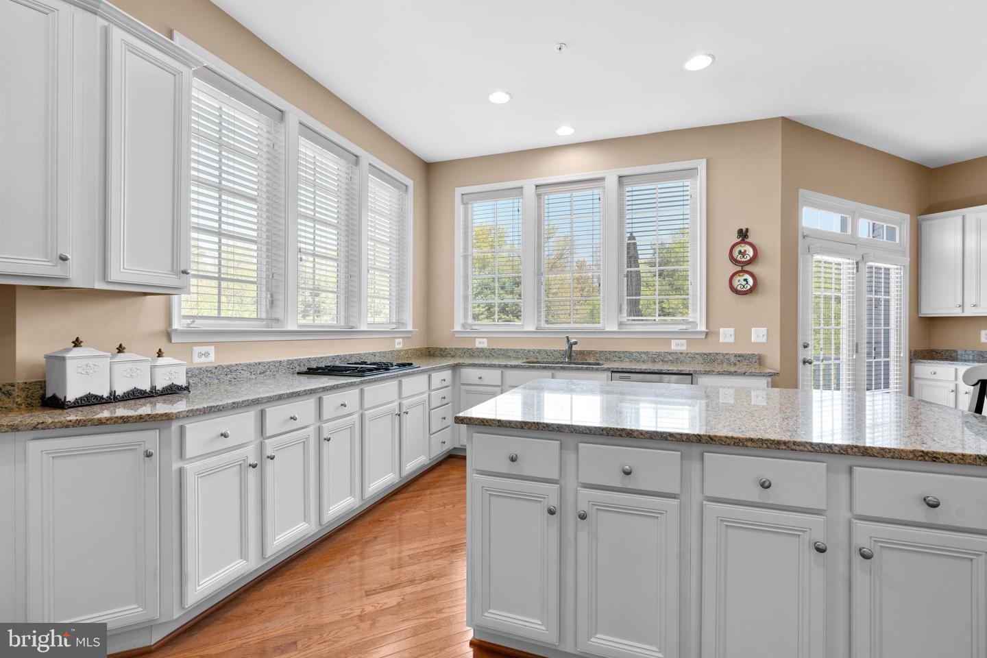 8720 POLISHED PEBBLE WAY