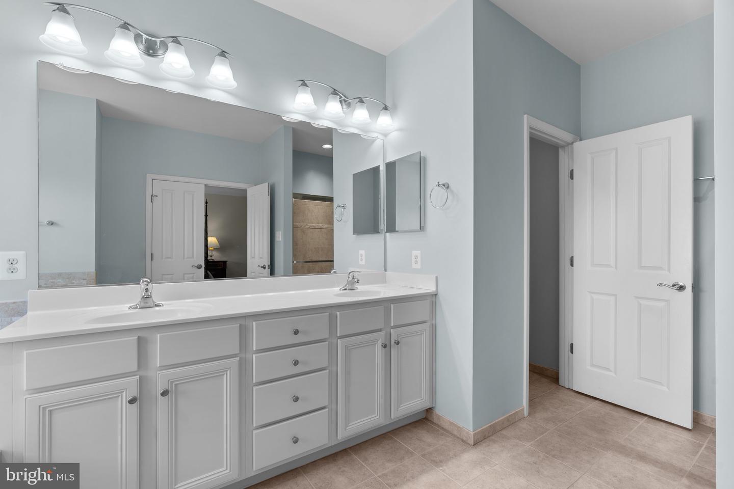 8720 POLISHED PEBBLE WAY