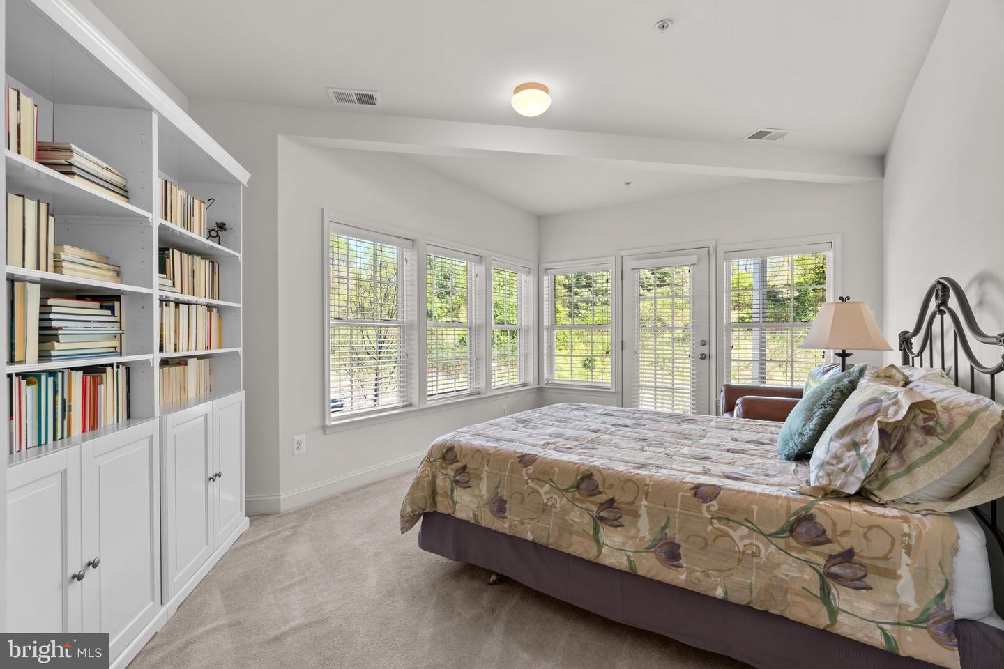 8720 POLISHED PEBBLE WAY