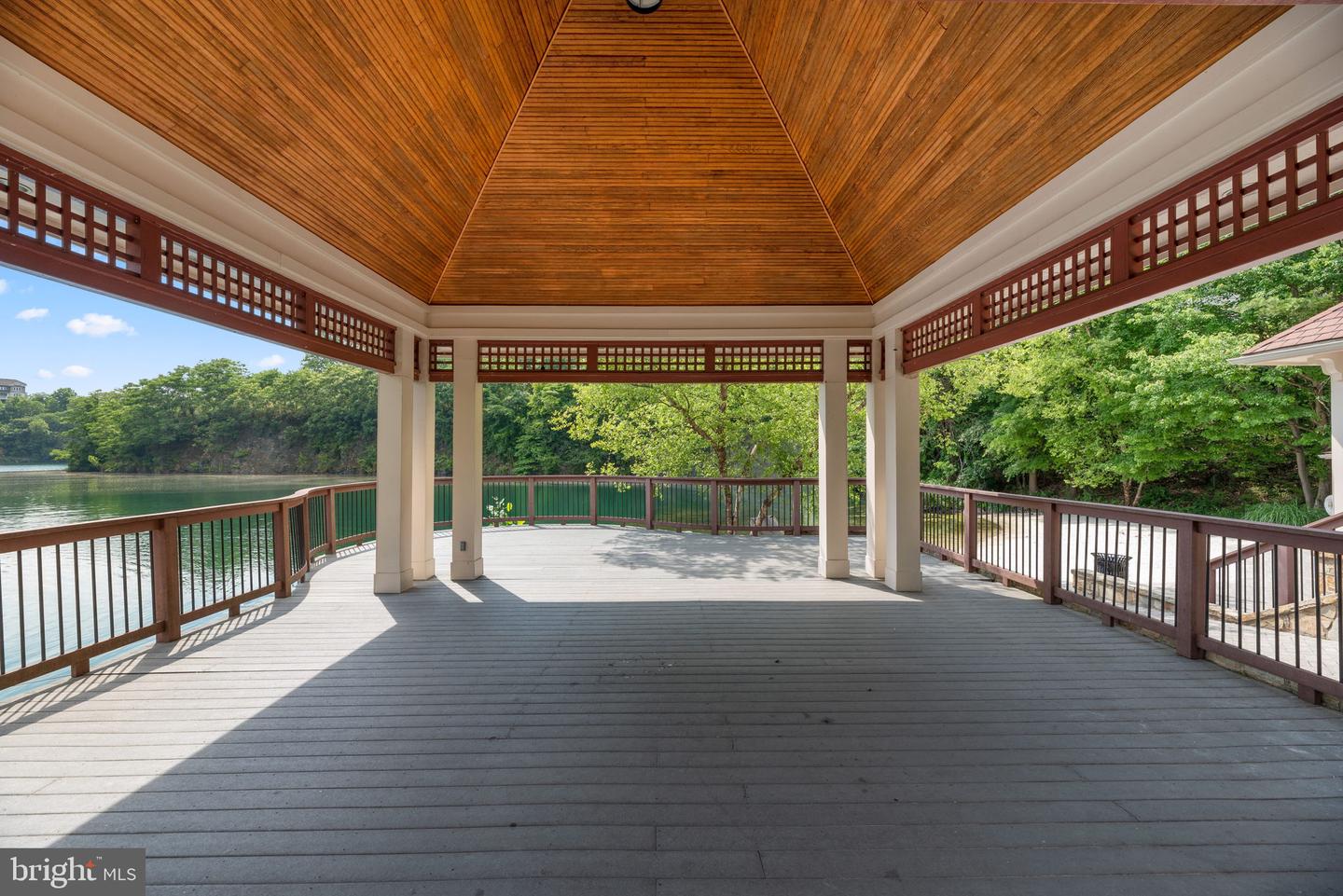 8720 POLISHED PEBBLE WAY