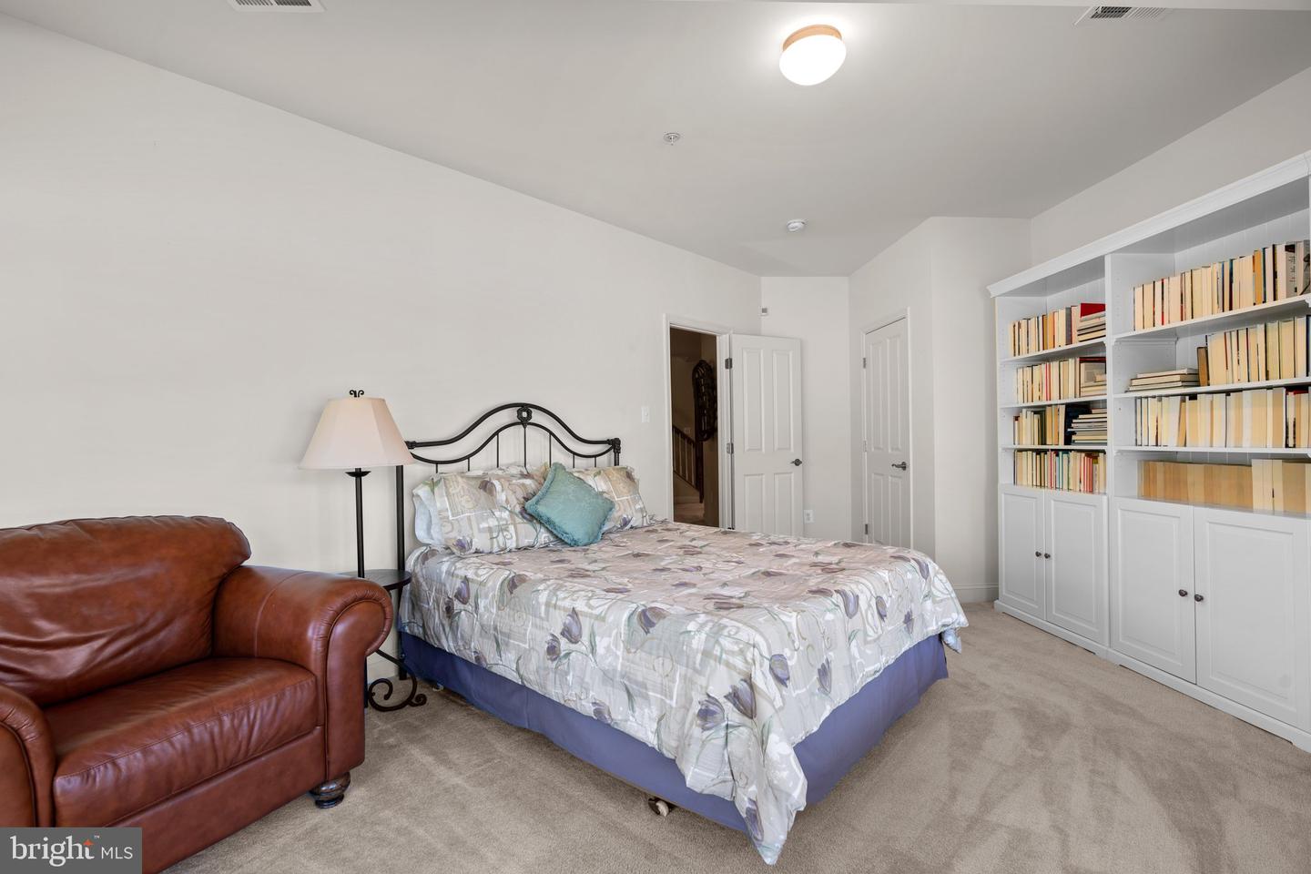 8720 POLISHED PEBBLE WAY