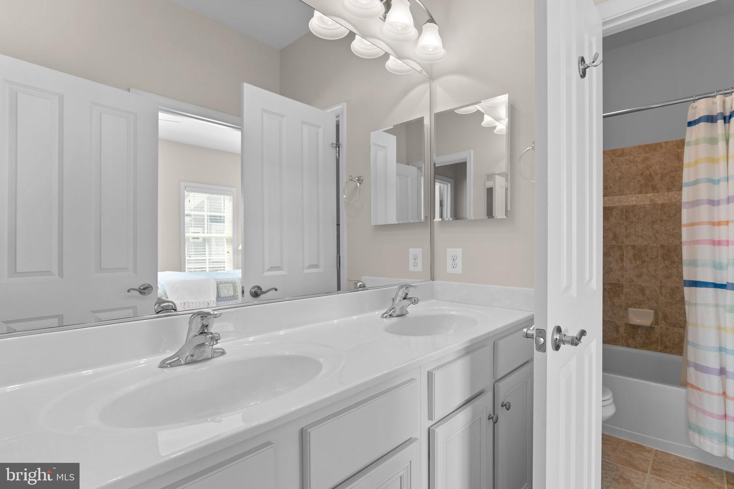 8720 POLISHED PEBBLE WAY