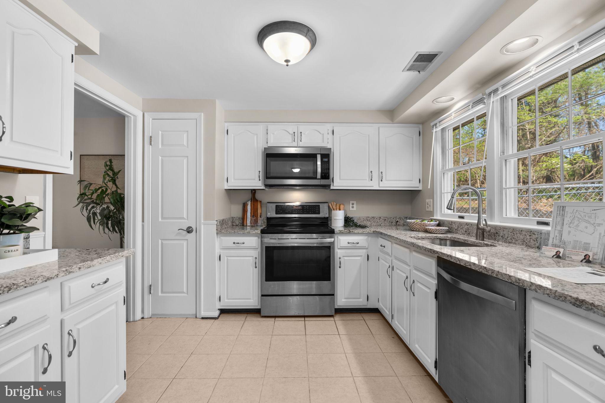 1221 ROUND GATE COURT