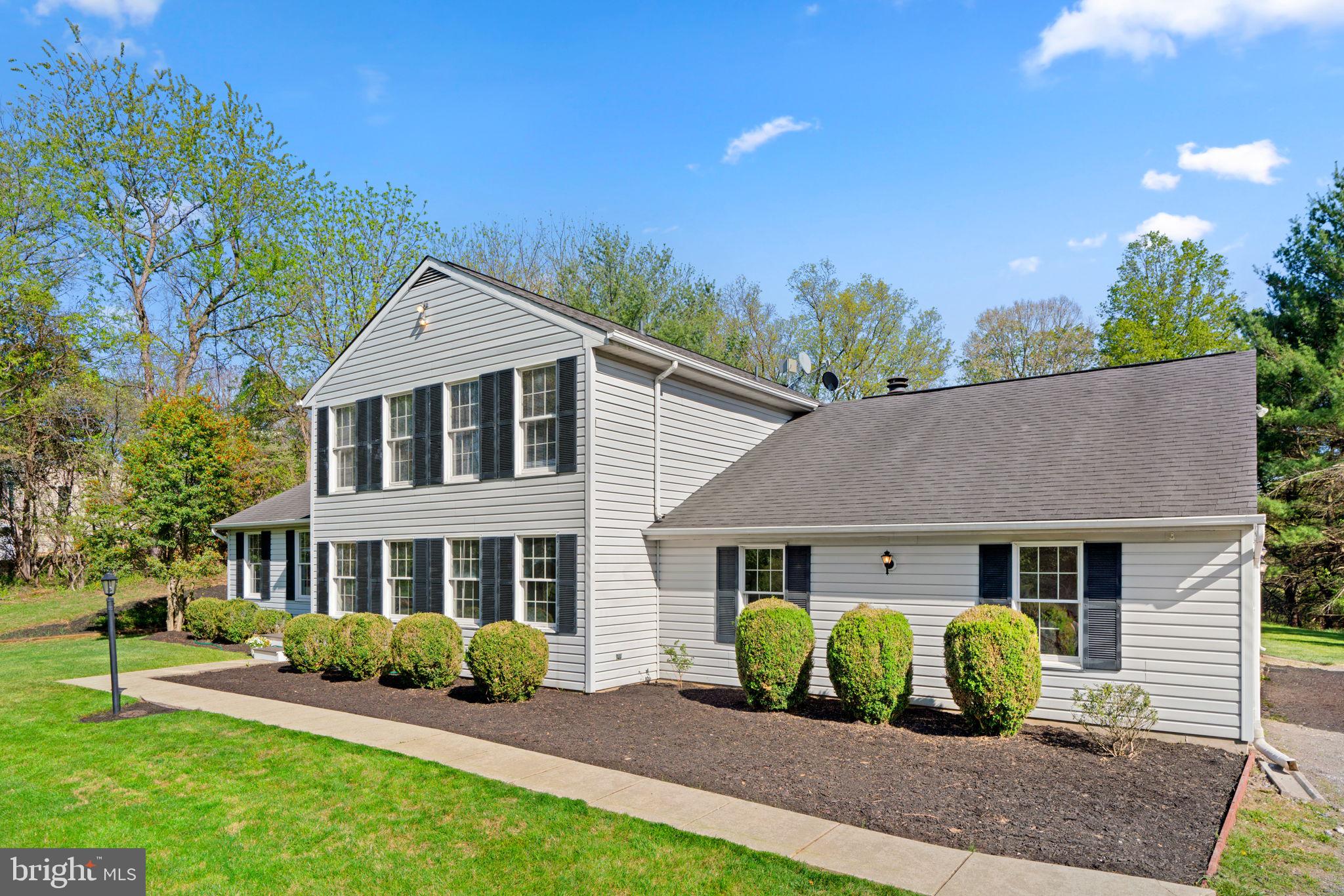 1221 ROUND GATE COURT