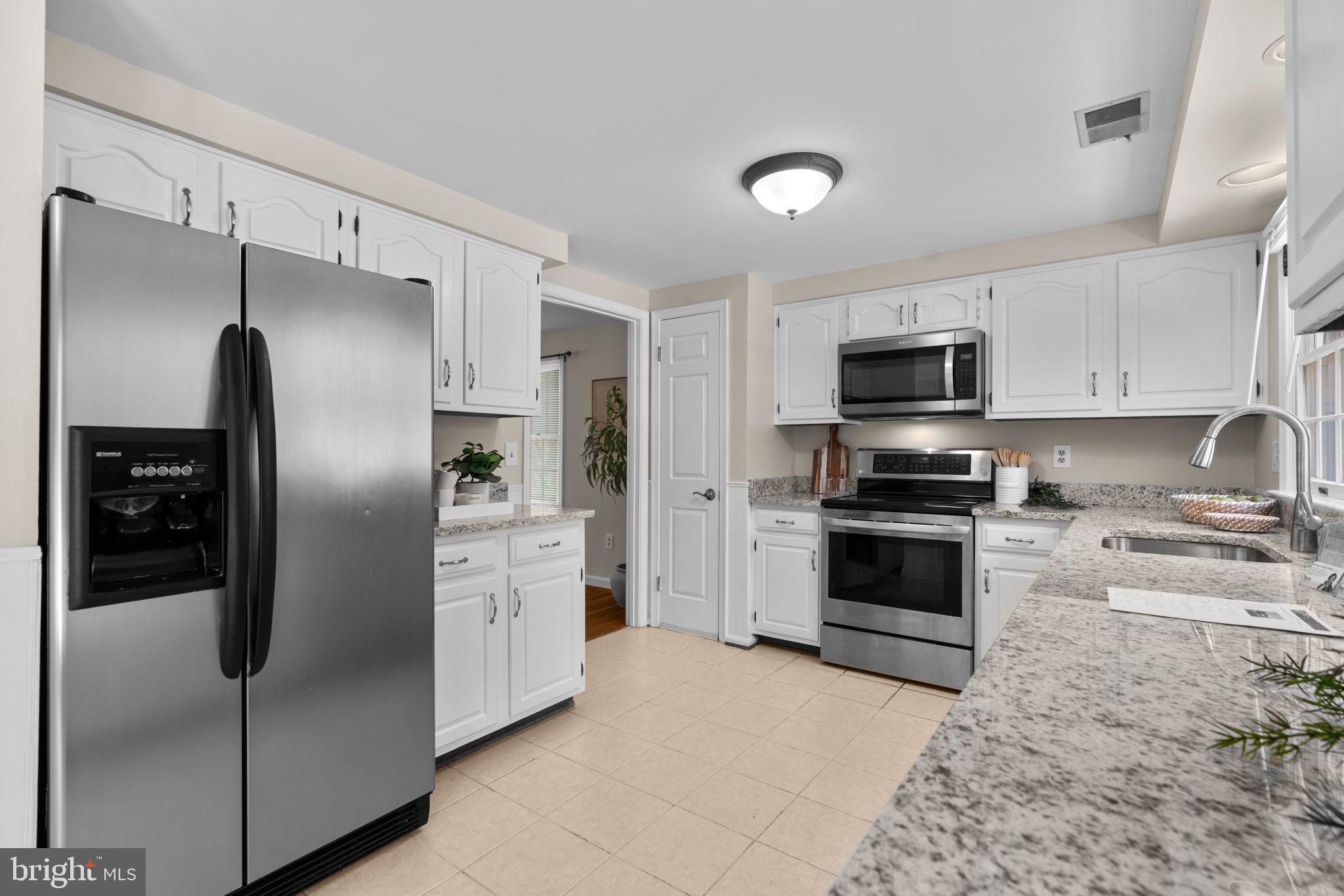 1221 ROUND GATE COURT