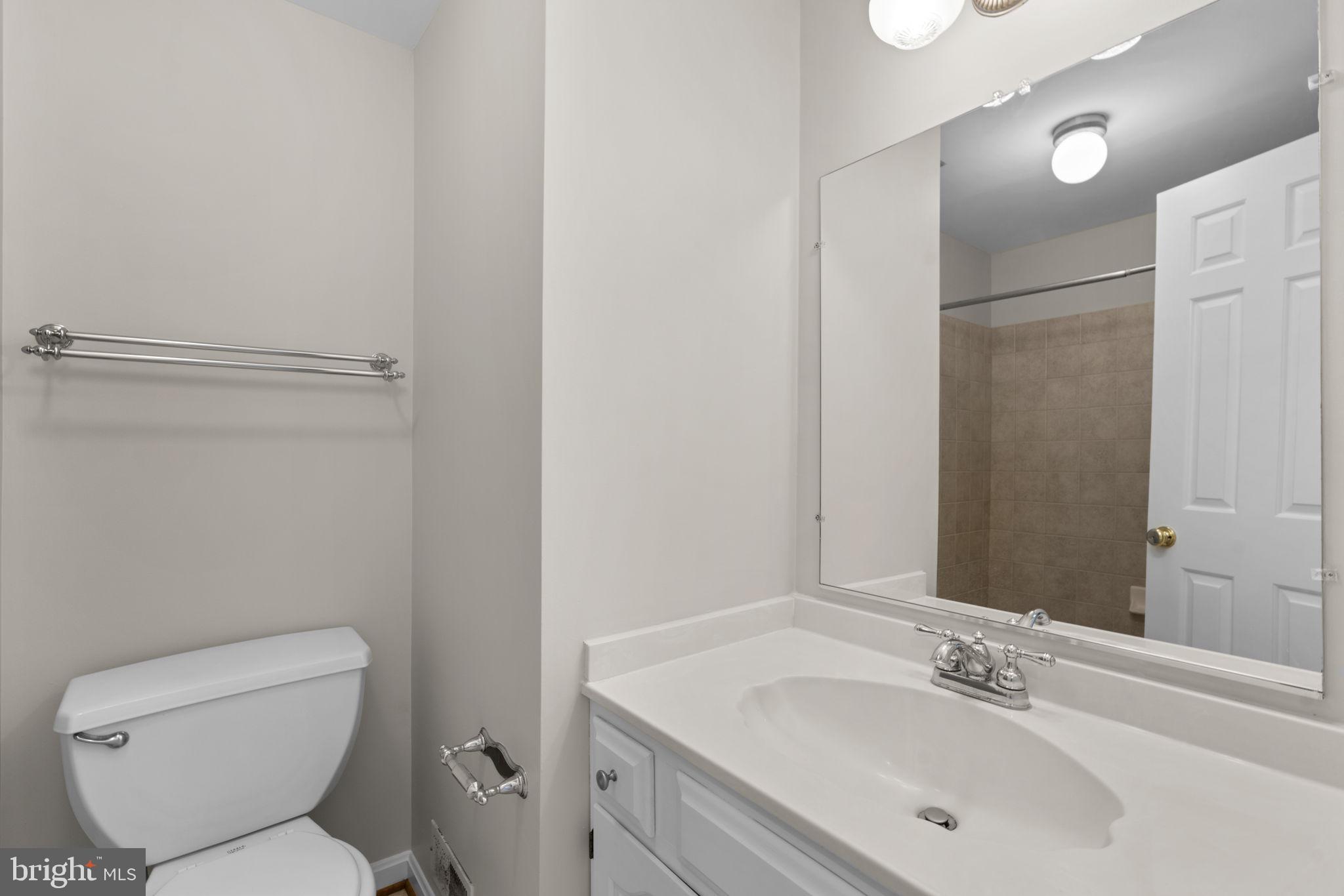 1221 ROUND GATE COURT