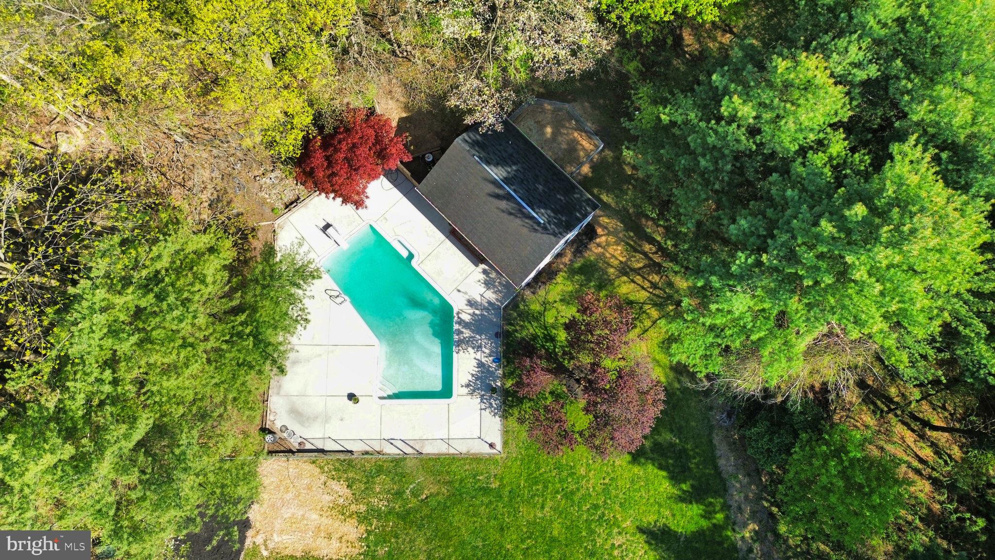 1221 ROUND GATE COURT