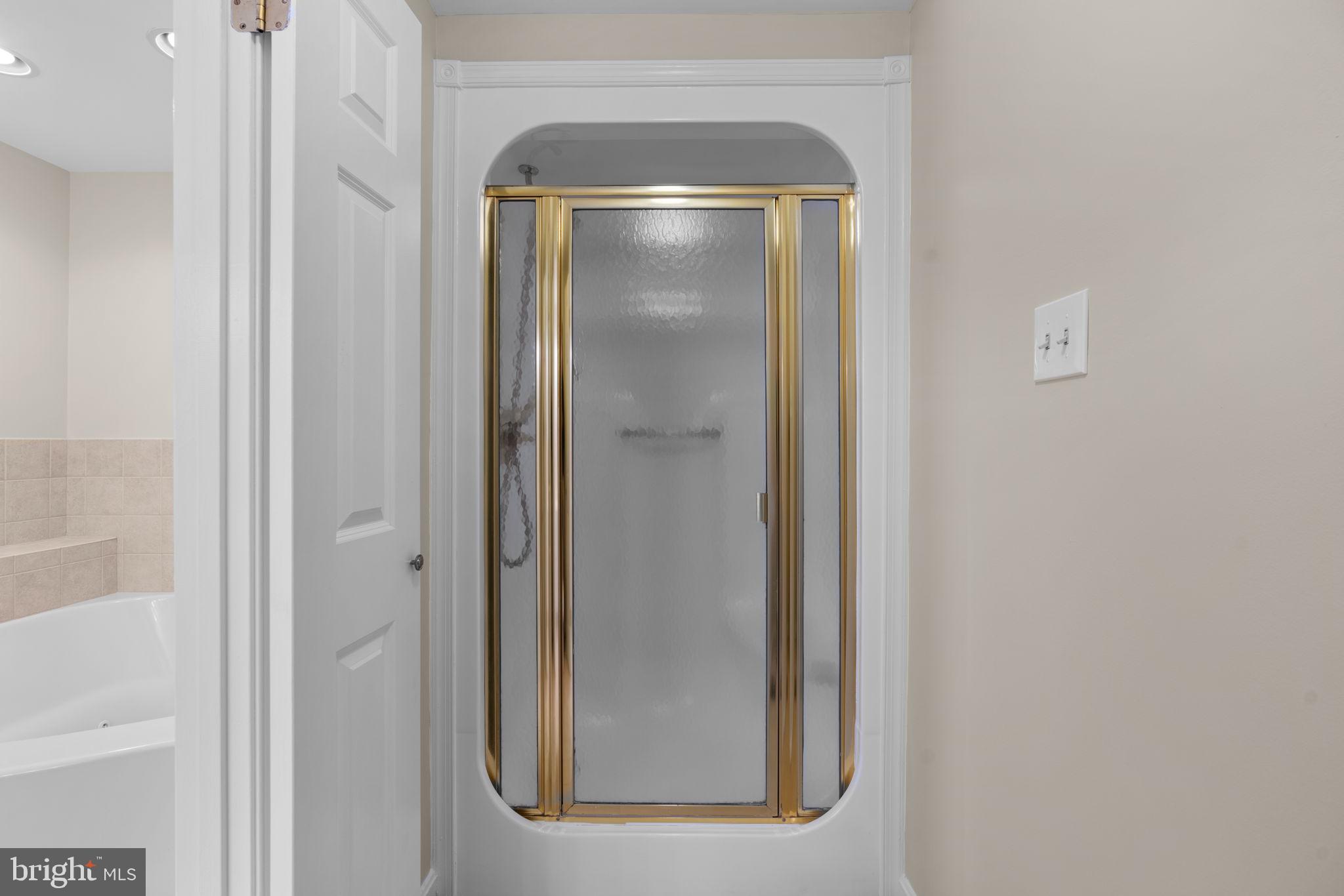 1221 ROUND GATE COURT