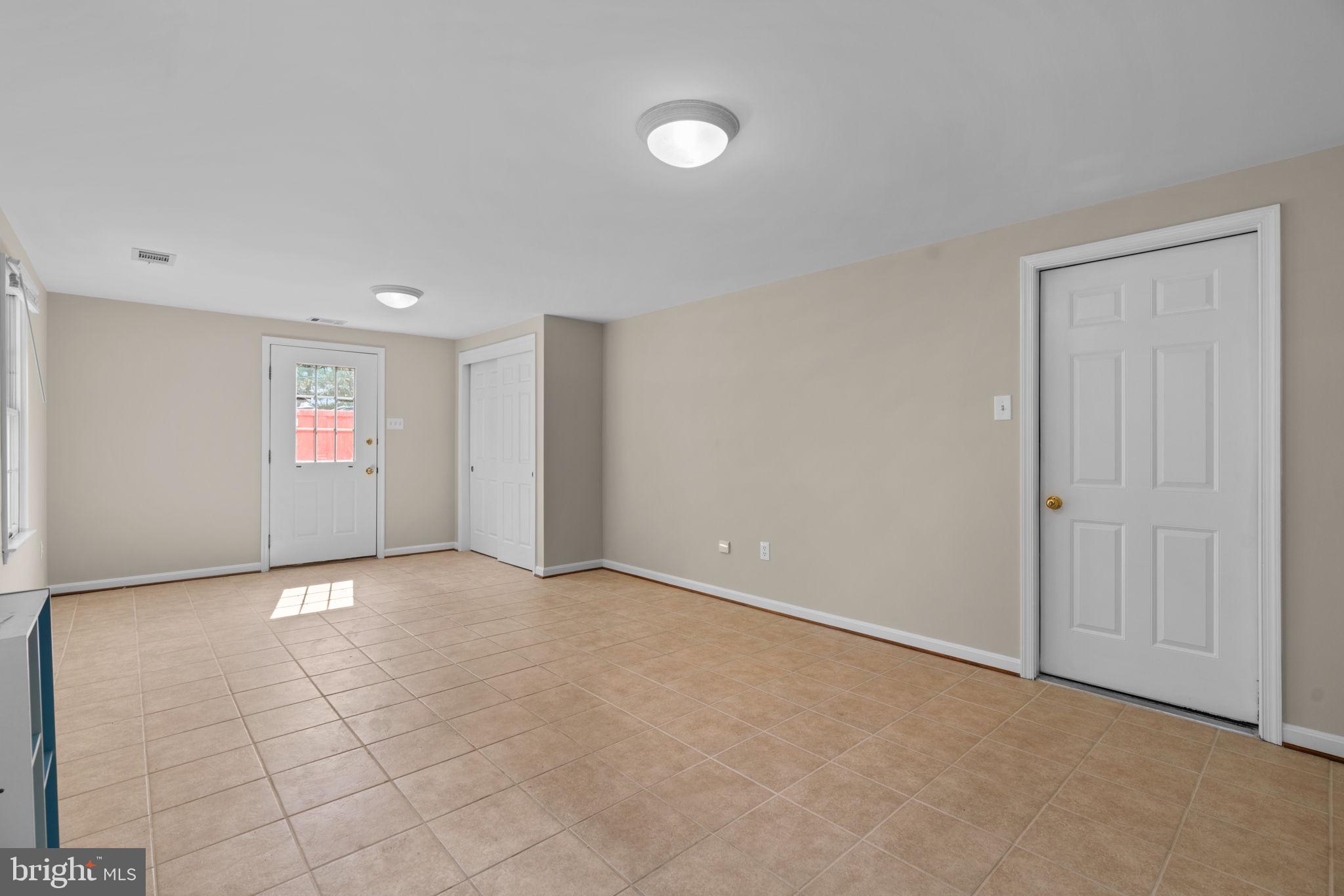 1221 ROUND GATE COURT