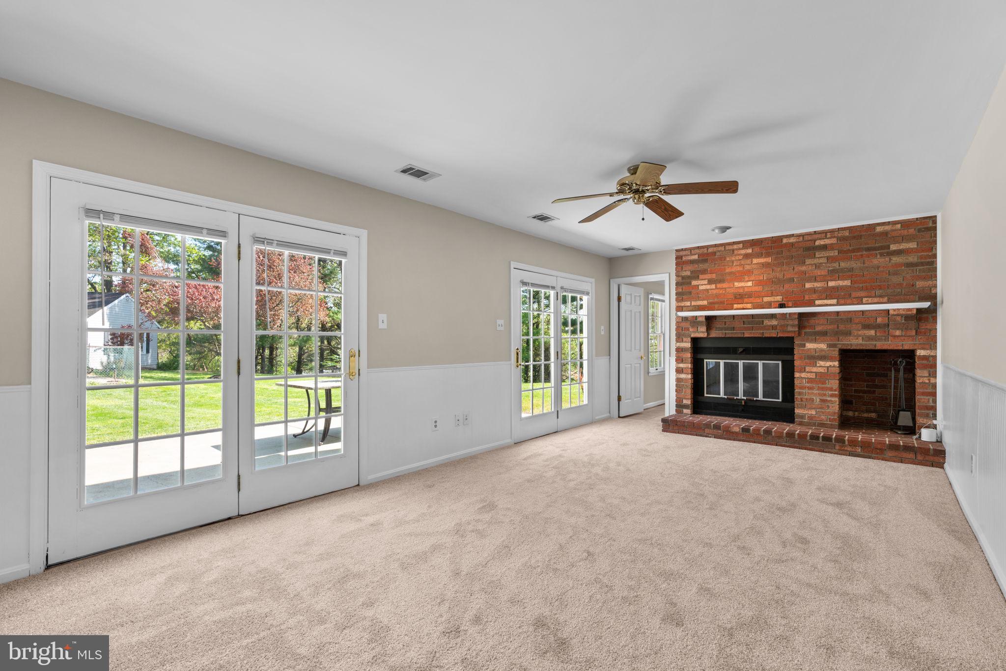 1221 ROUND GATE COURT