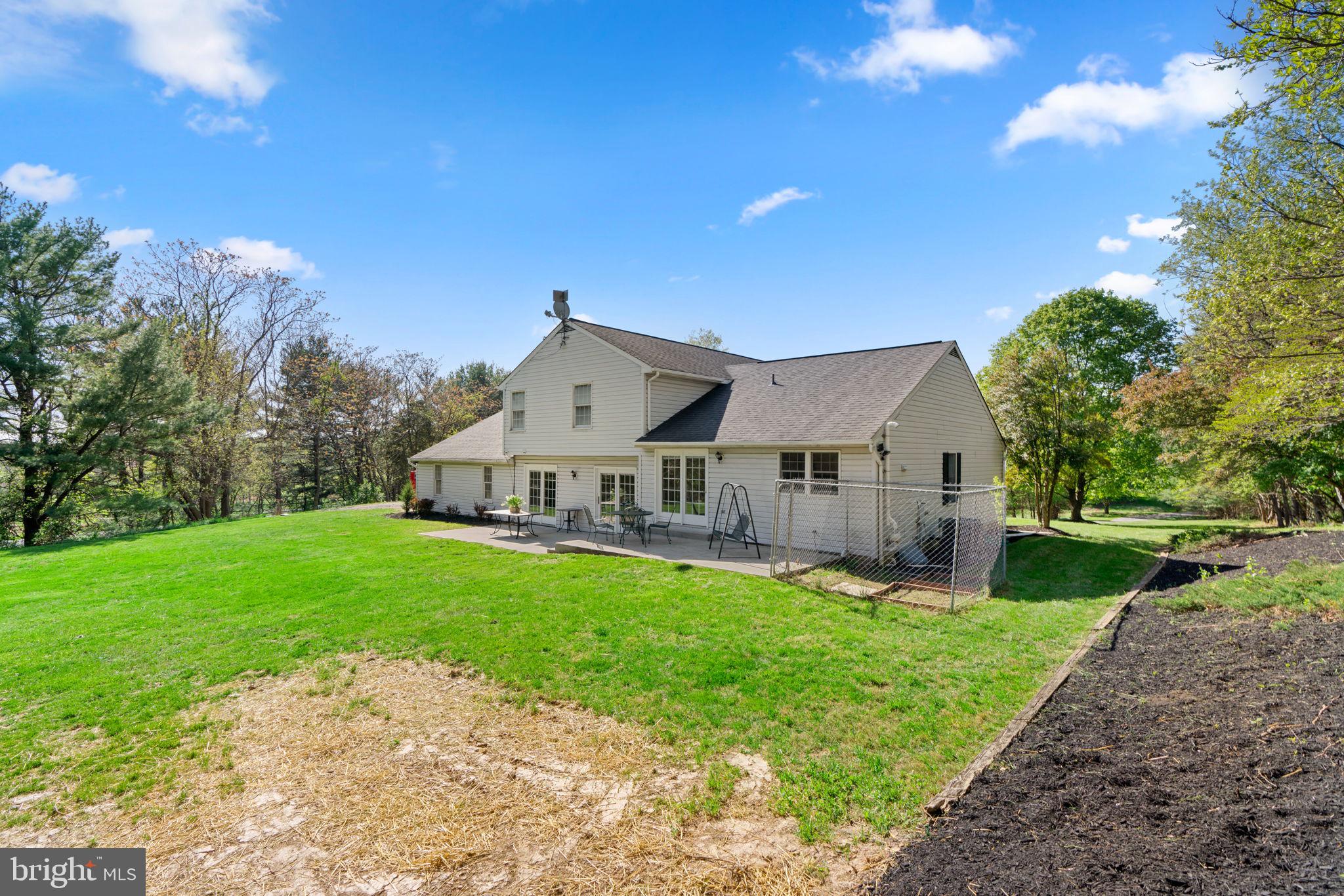 1221 ROUND GATE COURT