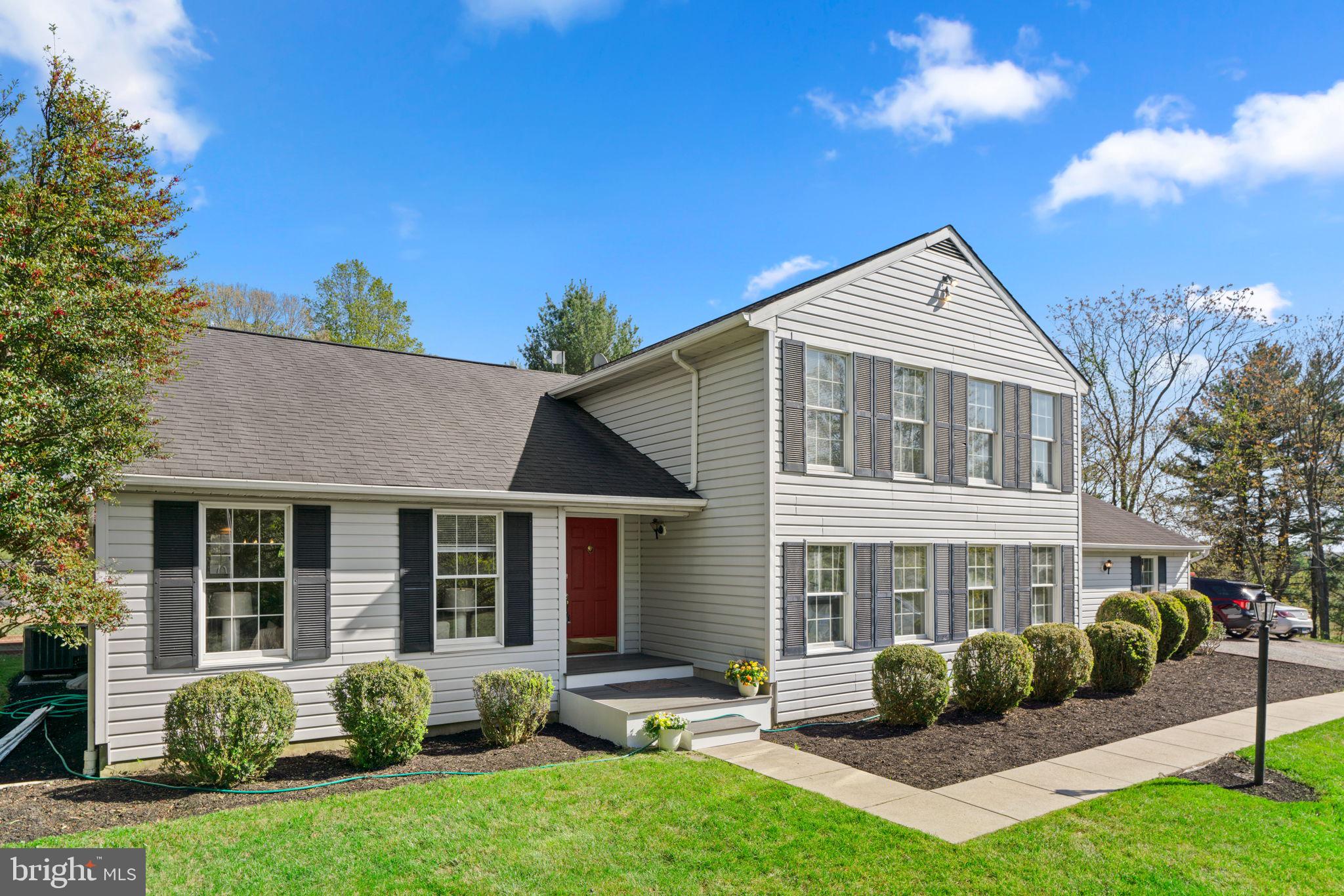 1221 ROUND GATE COURT