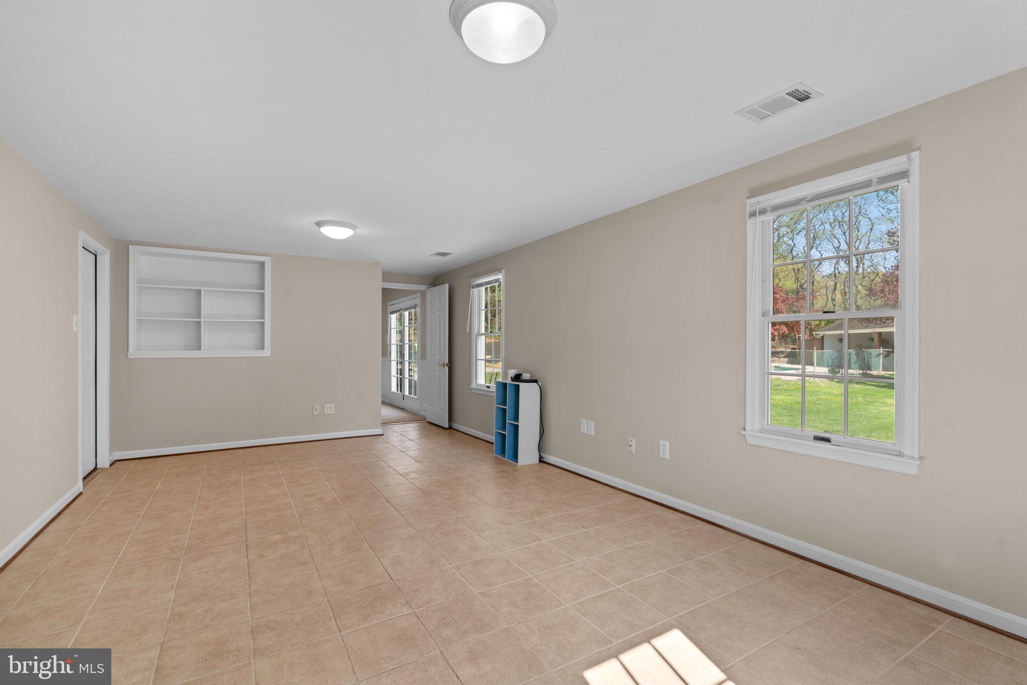 1221 ROUND GATE COURT