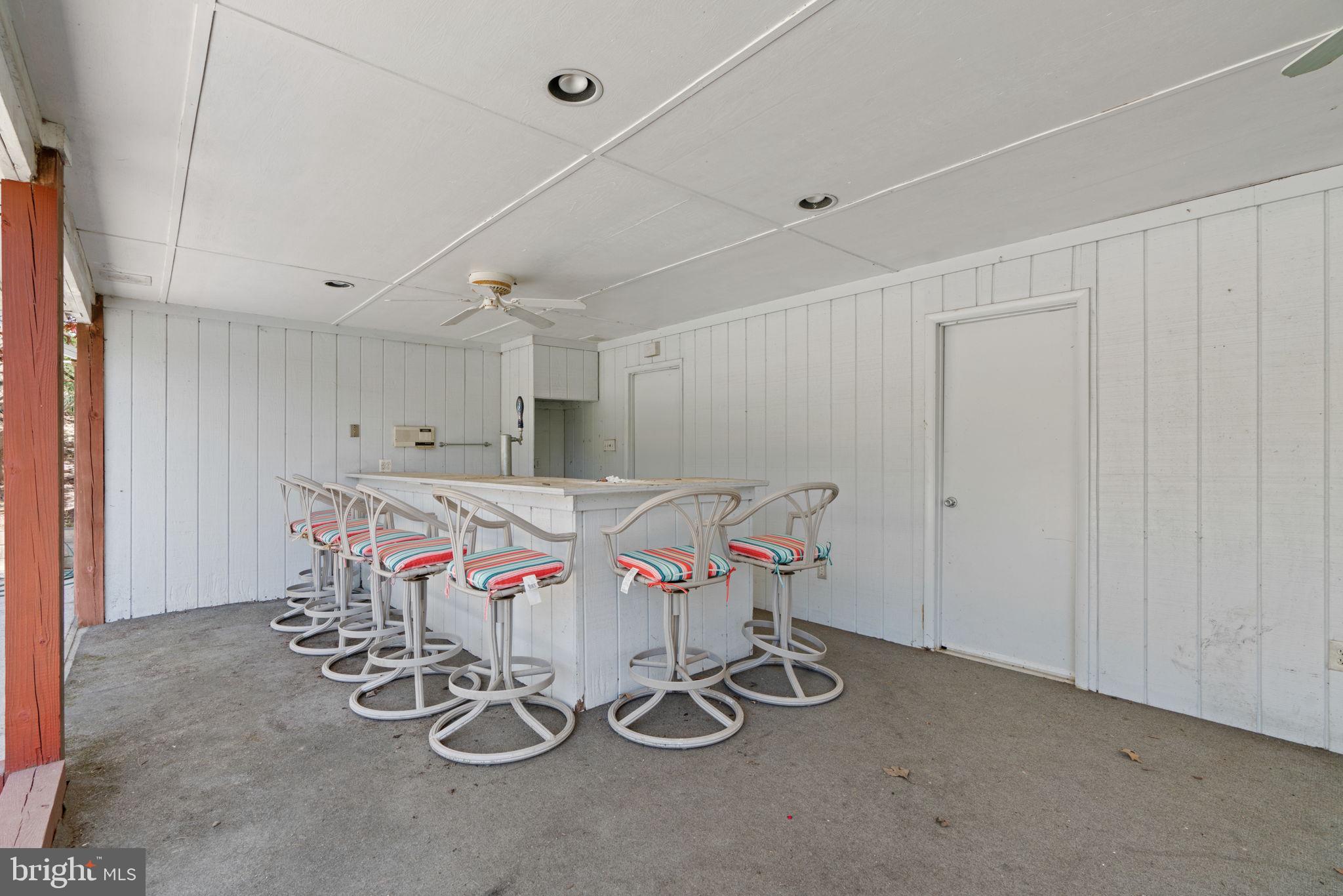 1221 ROUND GATE COURT