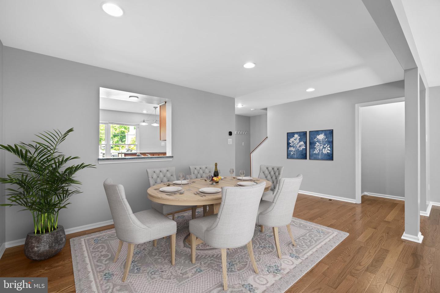 10388 COLLEGE SQUARE