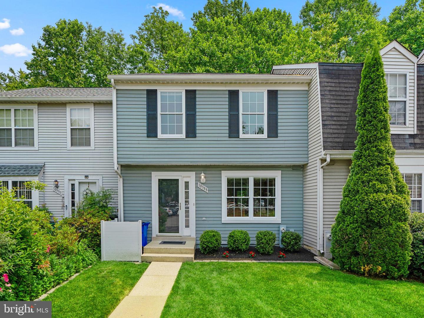 10388 COLLEGE SQUARE