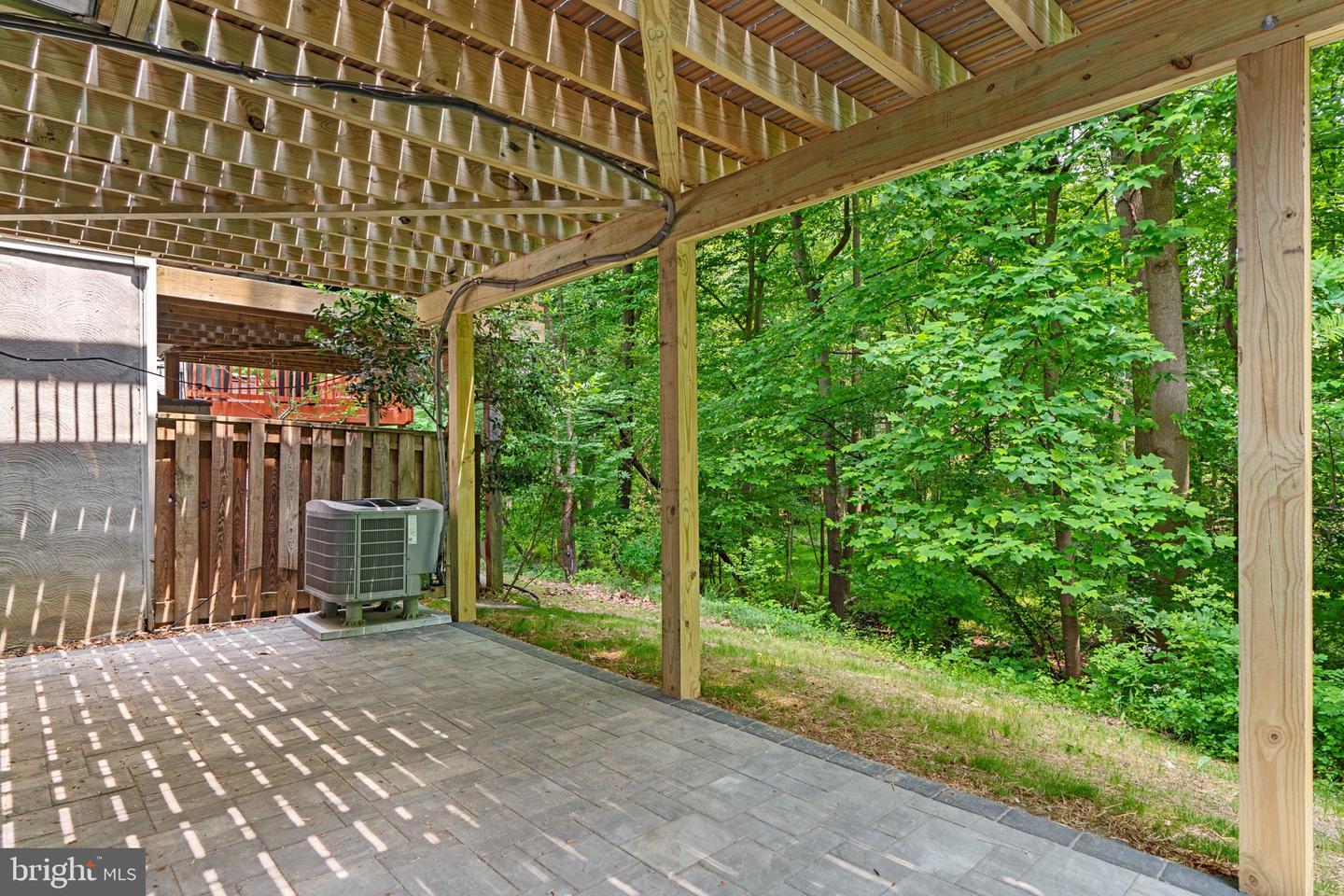 10388 COLLEGE SQUARE