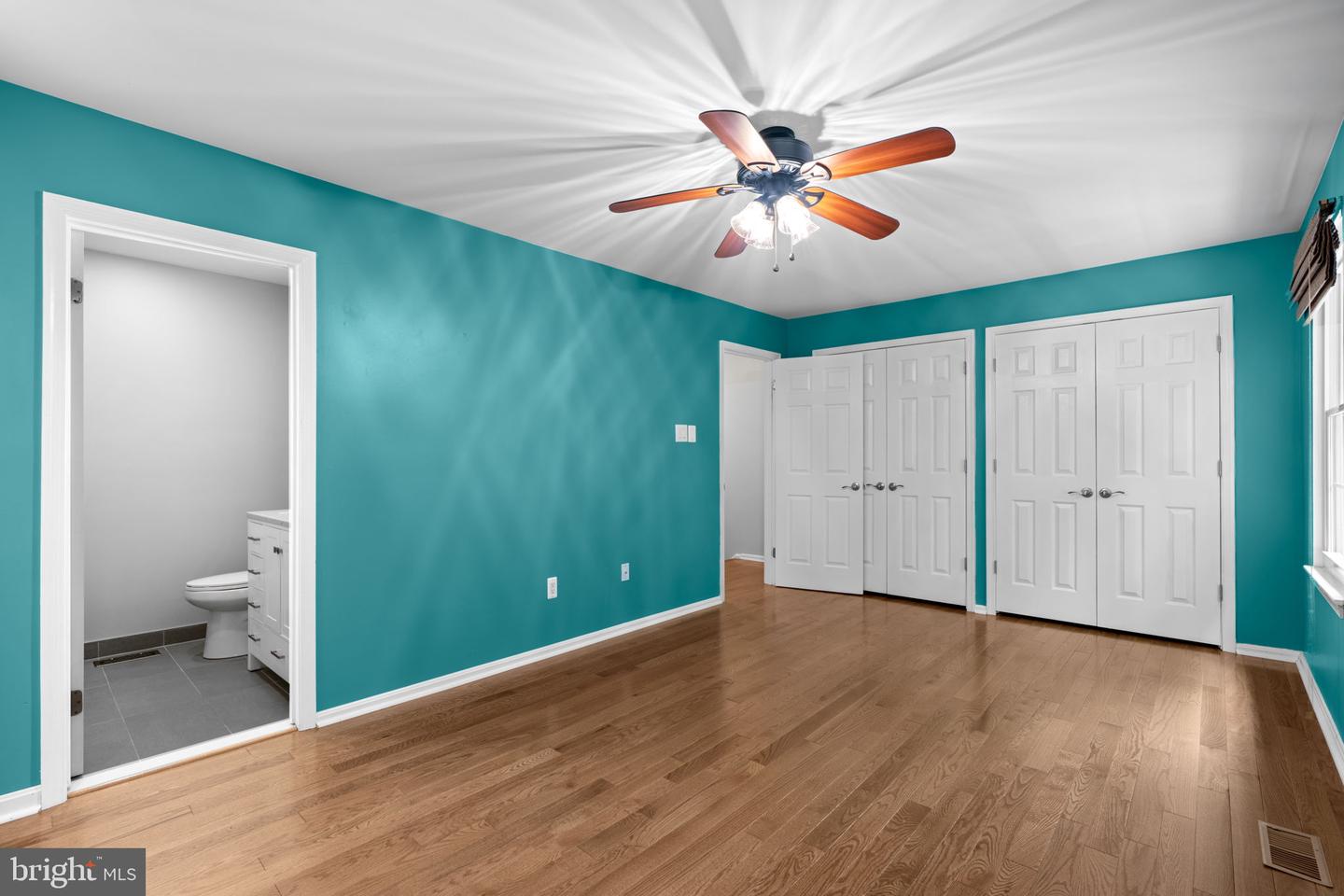 10388 COLLEGE SQUARE