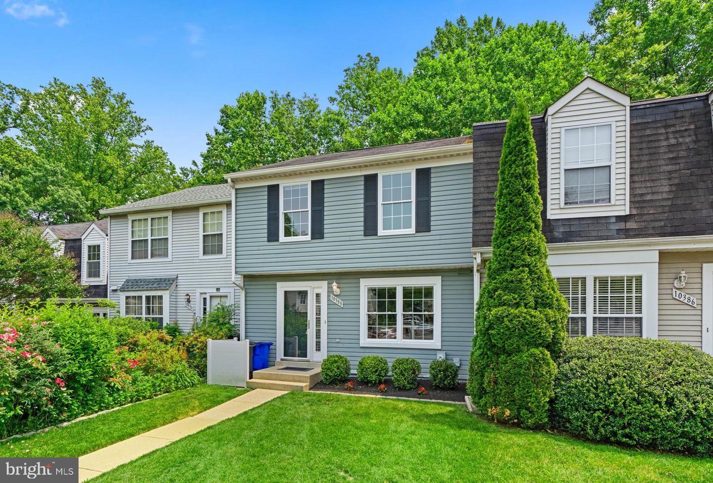 10388 COLLEGE SQUARE