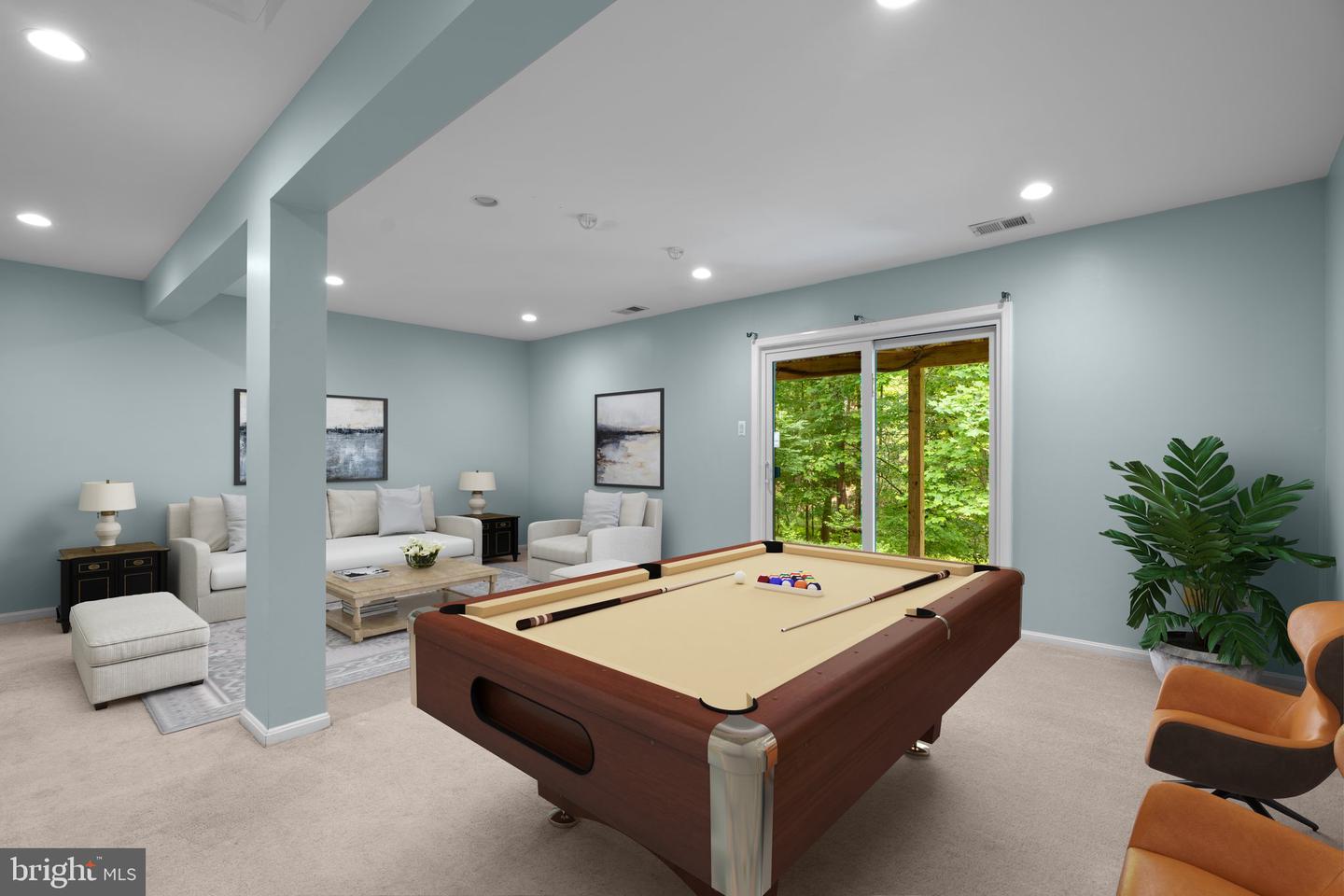 10388 COLLEGE SQUARE