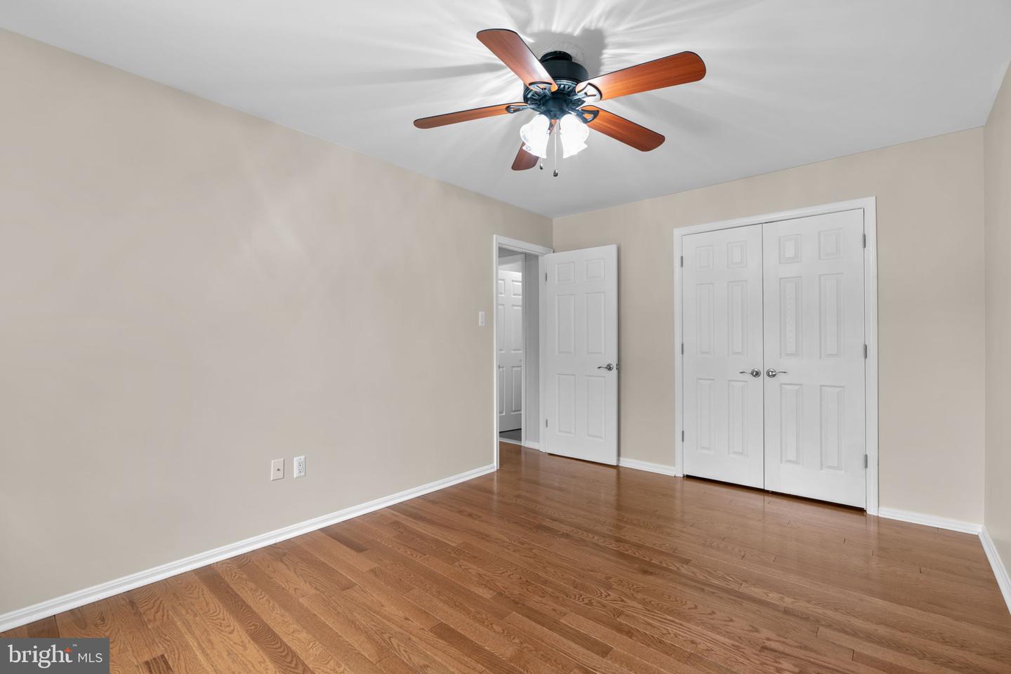 10388 COLLEGE SQUARE