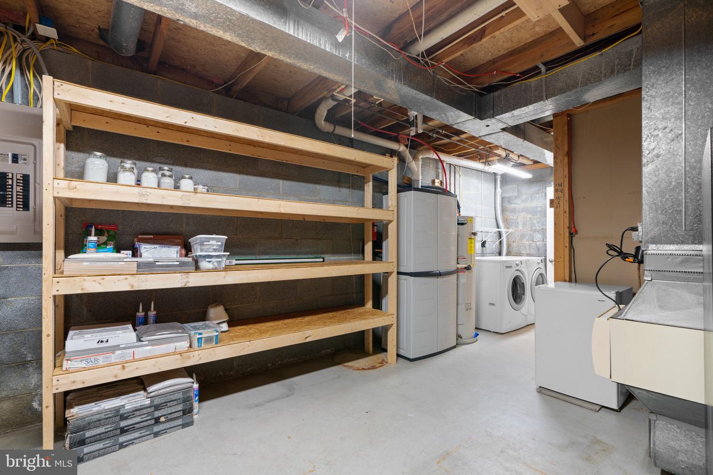 10388 COLLEGE SQUARE