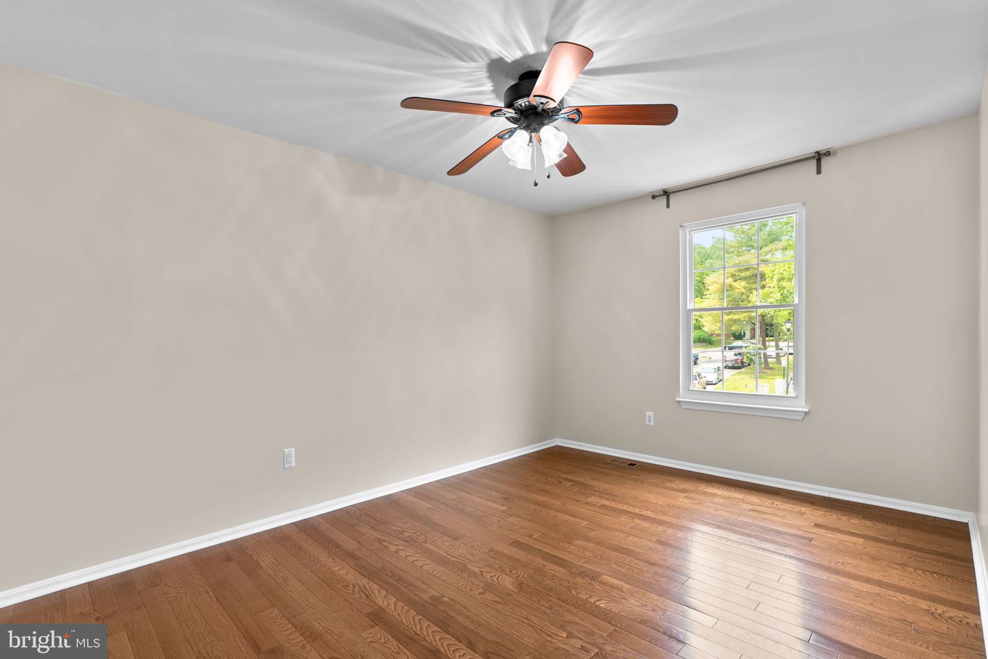 10388 COLLEGE SQUARE