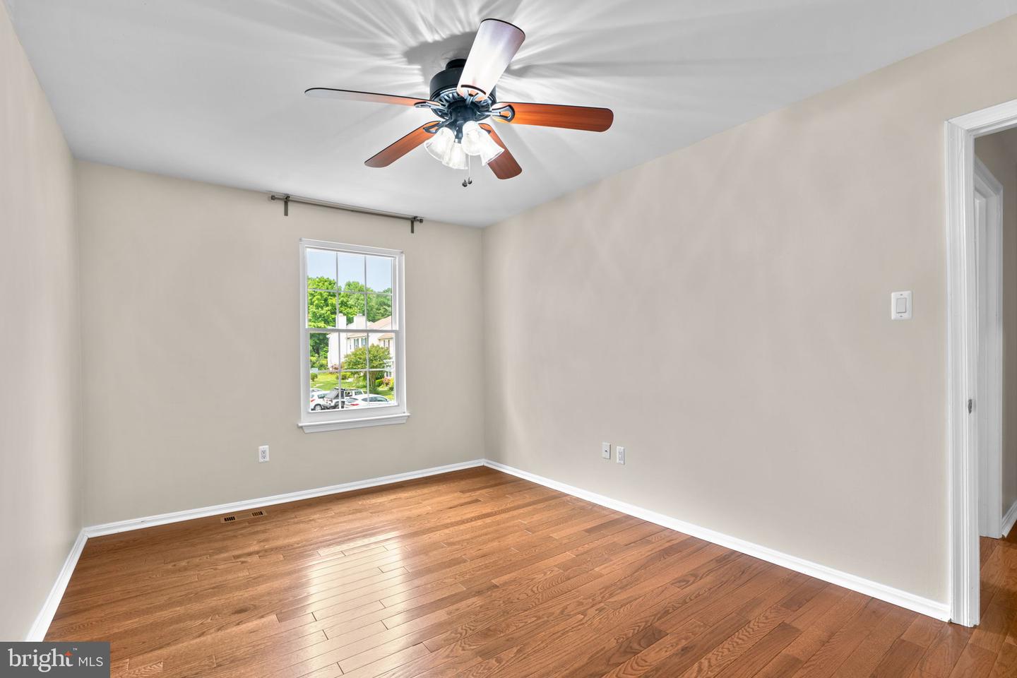 10388 COLLEGE SQUARE