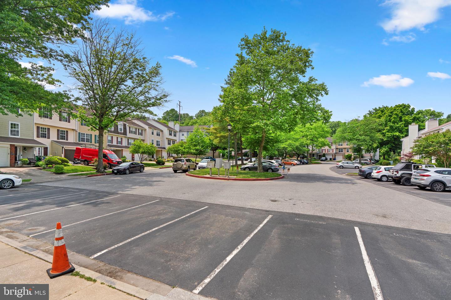 10388 COLLEGE SQUARE