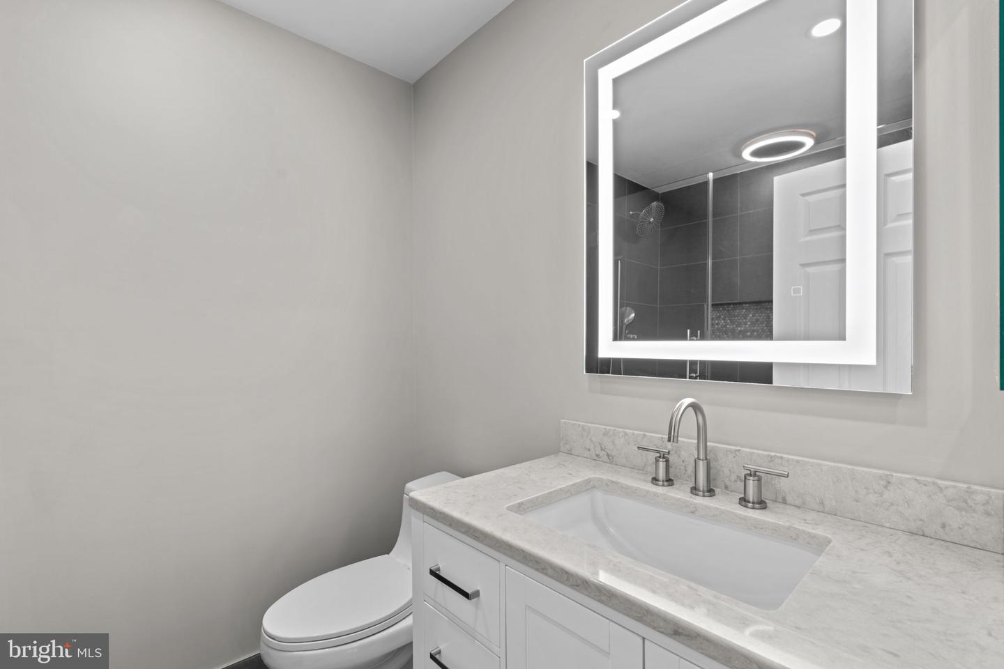 10388 COLLEGE SQUARE