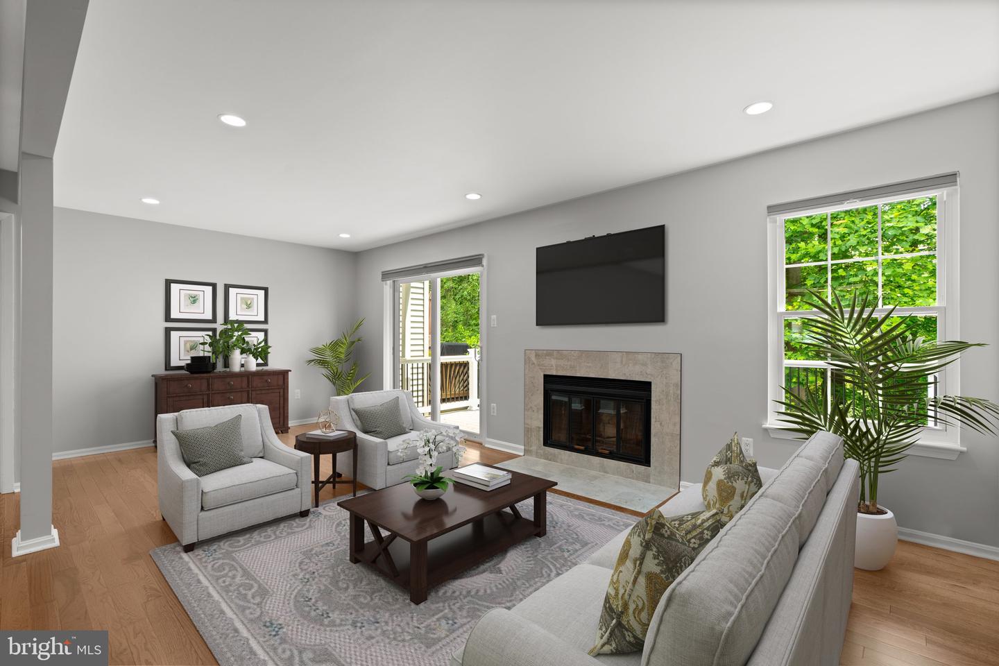 10388 COLLEGE SQUARE