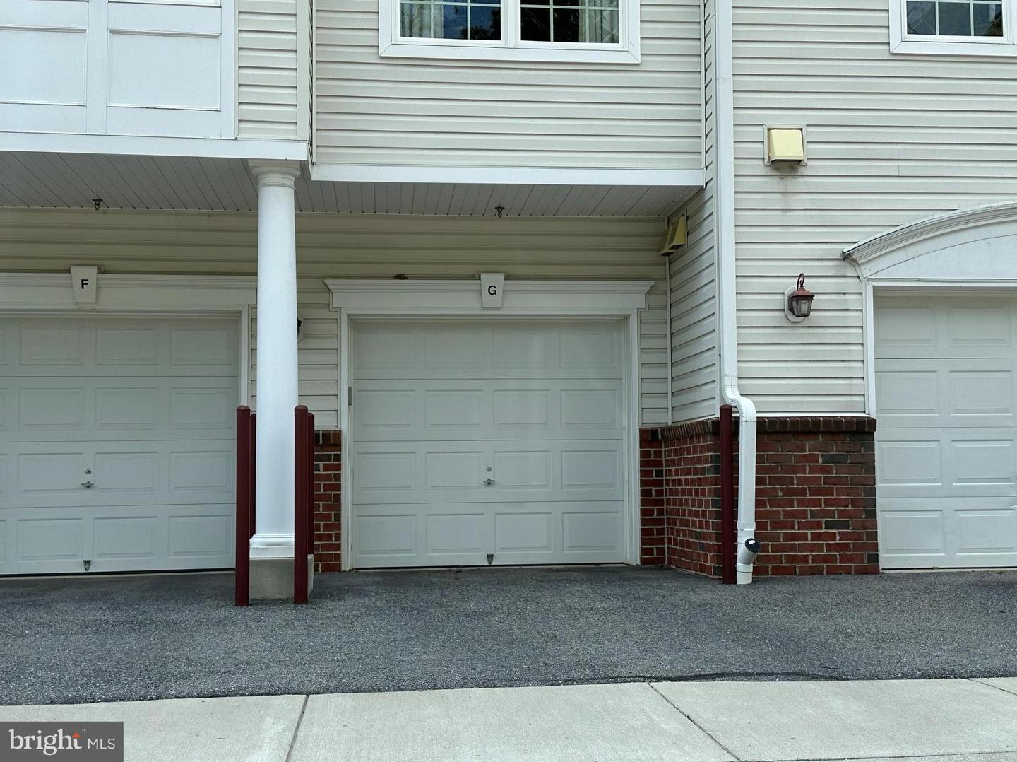 8800 BOSLEY ROAD Unit: 208
