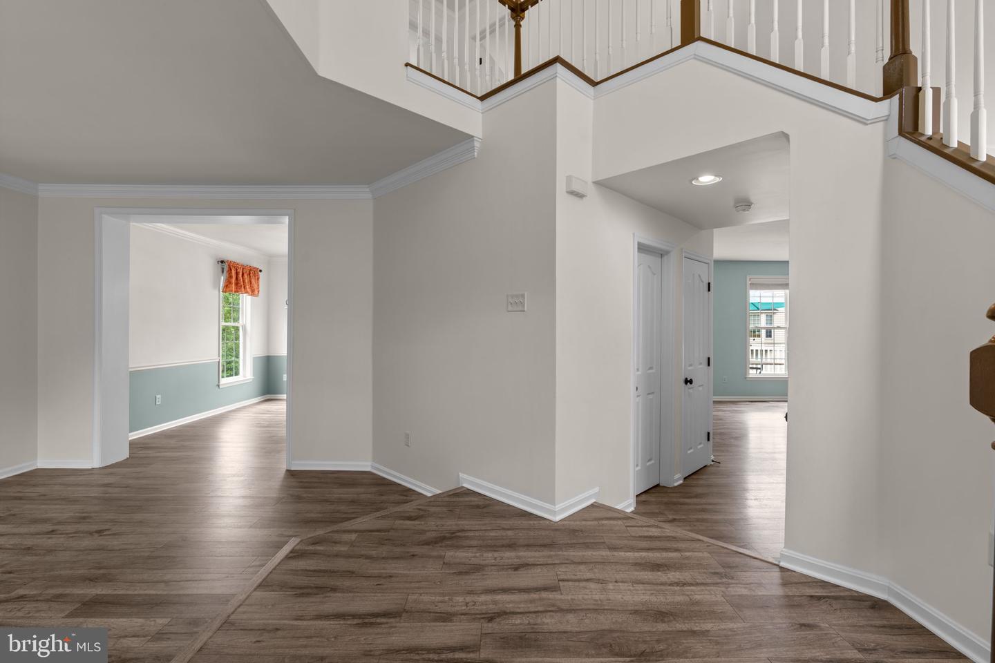 2186 OAK FOREST DRIVE