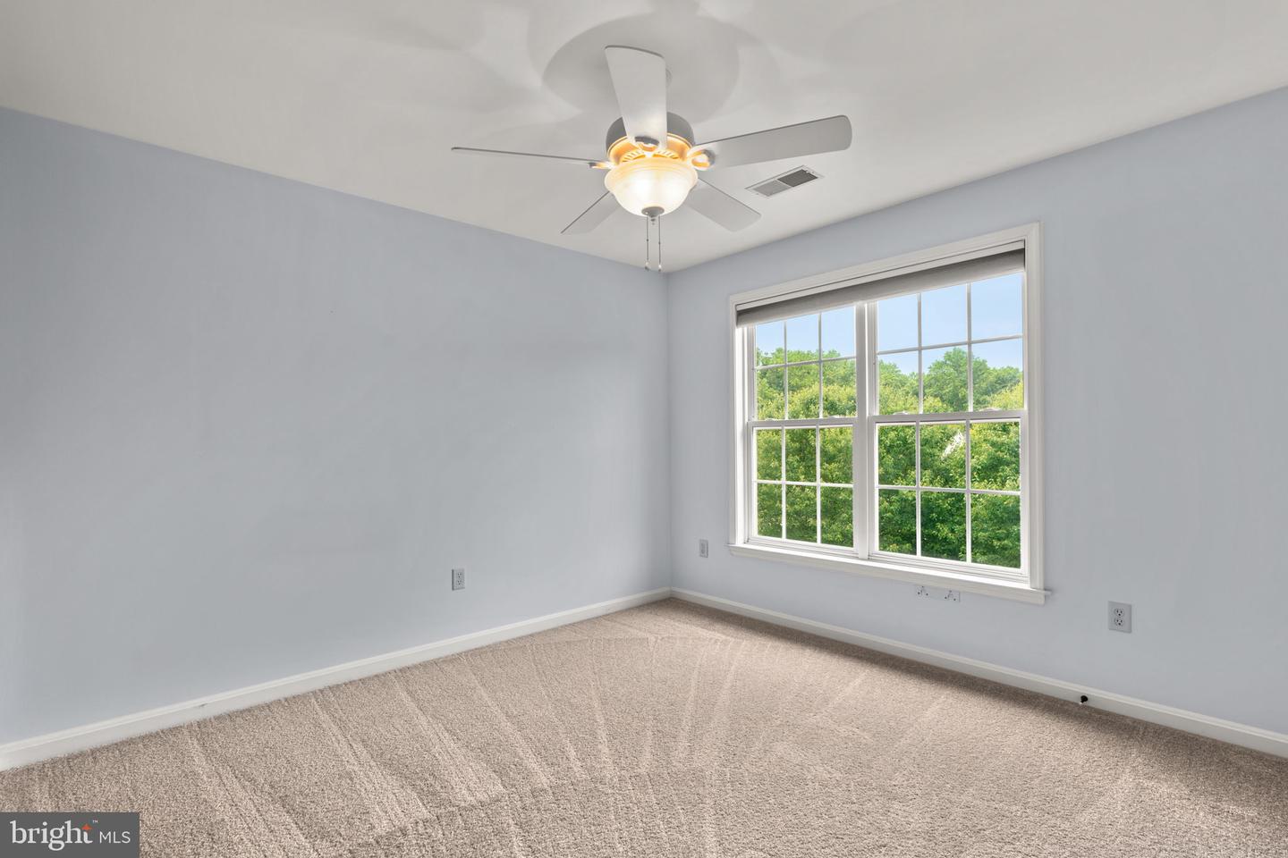 2186 OAK FOREST DRIVE