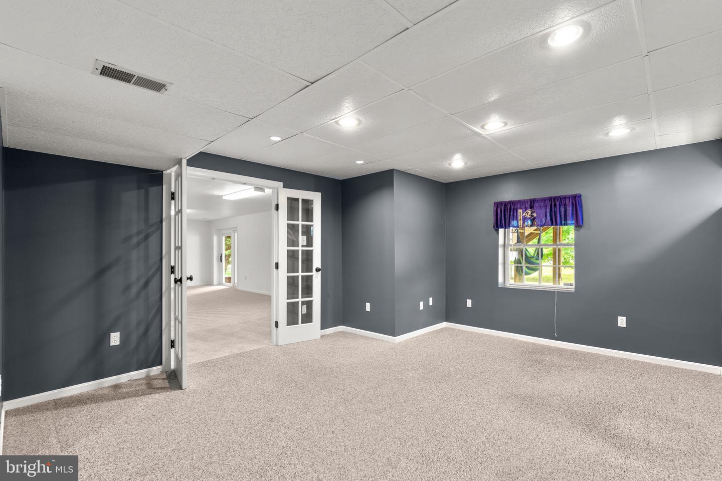 2186 OAK FOREST DRIVE
