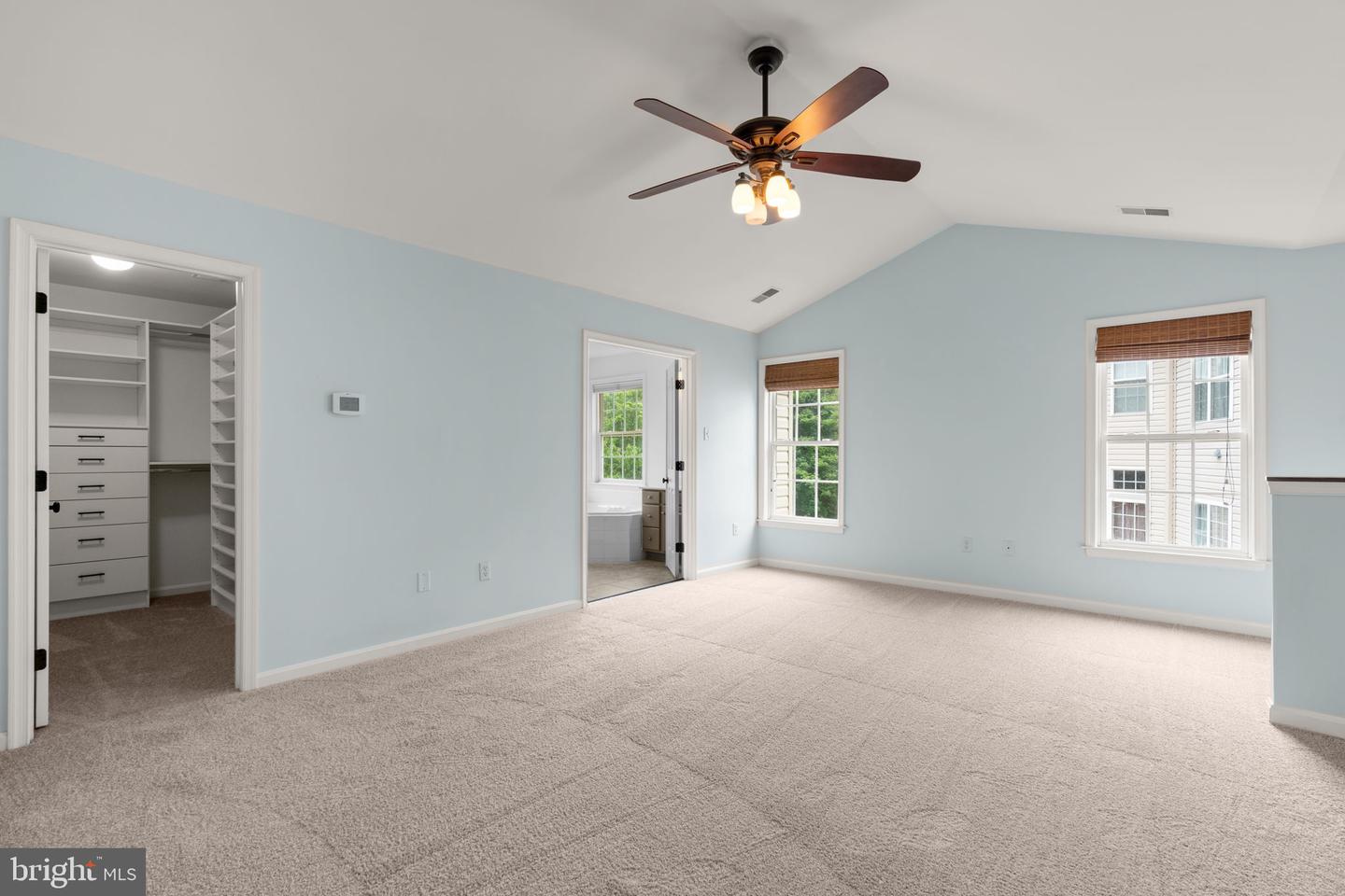 2186 OAK FOREST DRIVE